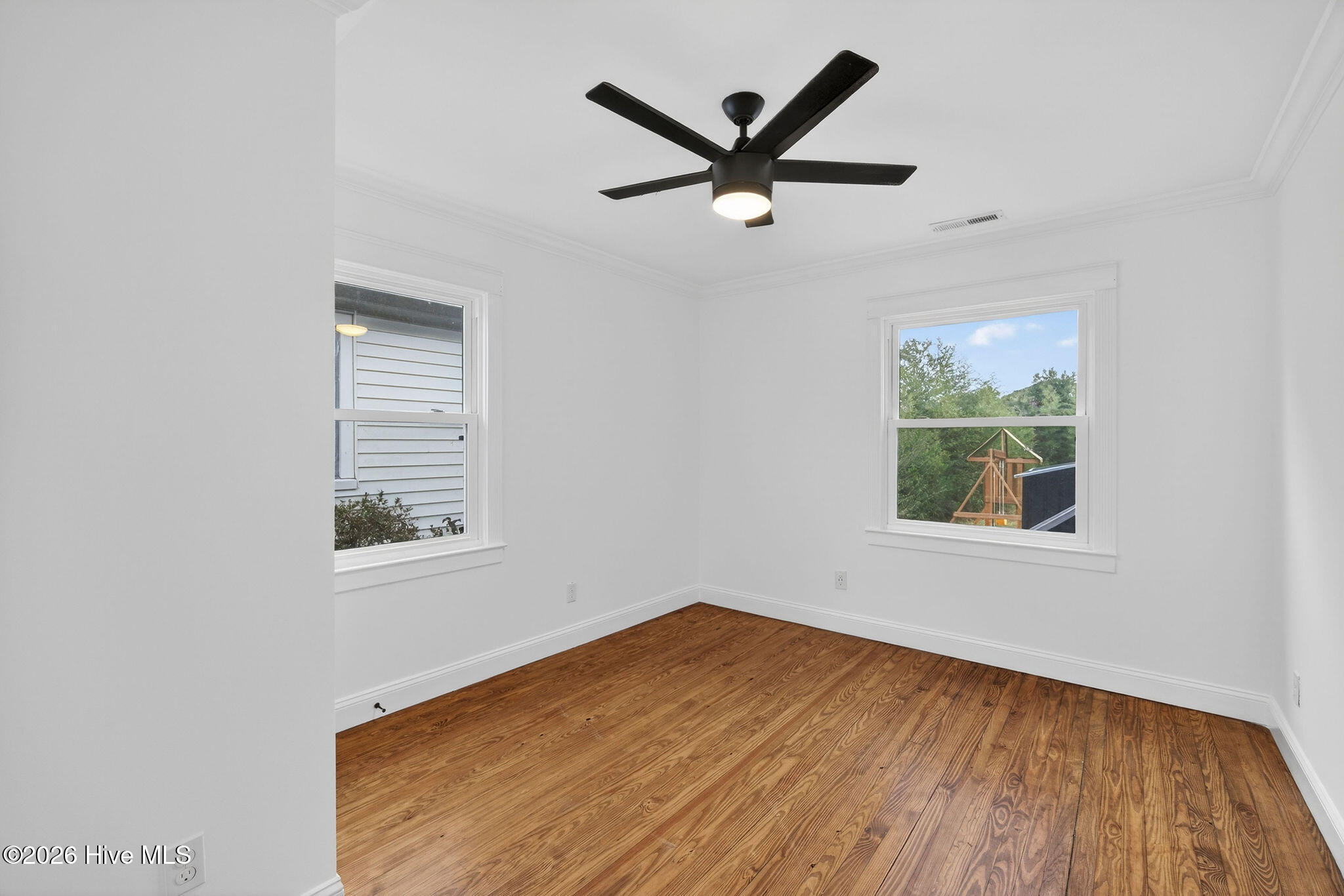 100549364 | Photo 26