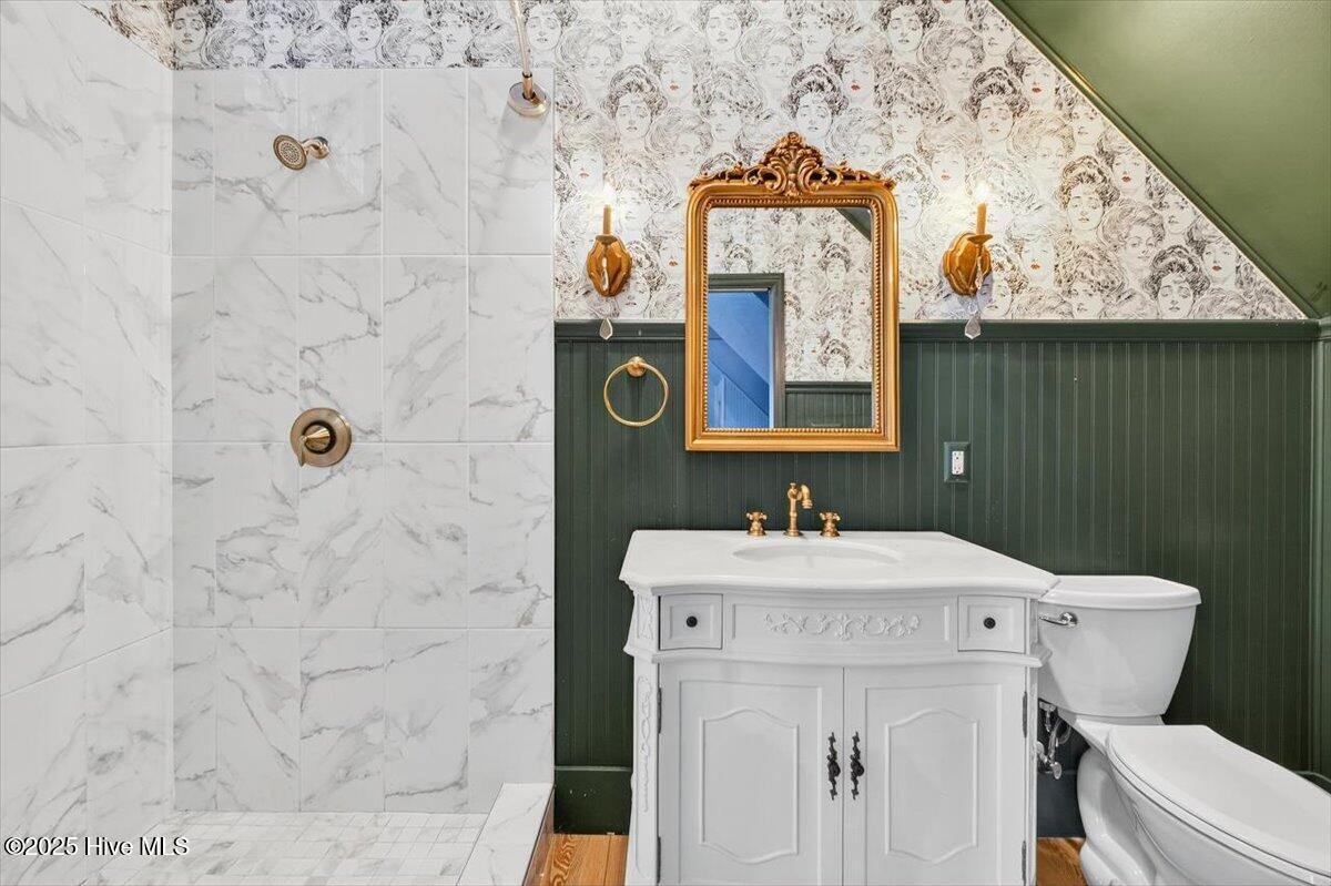 100541868 | Photo 25