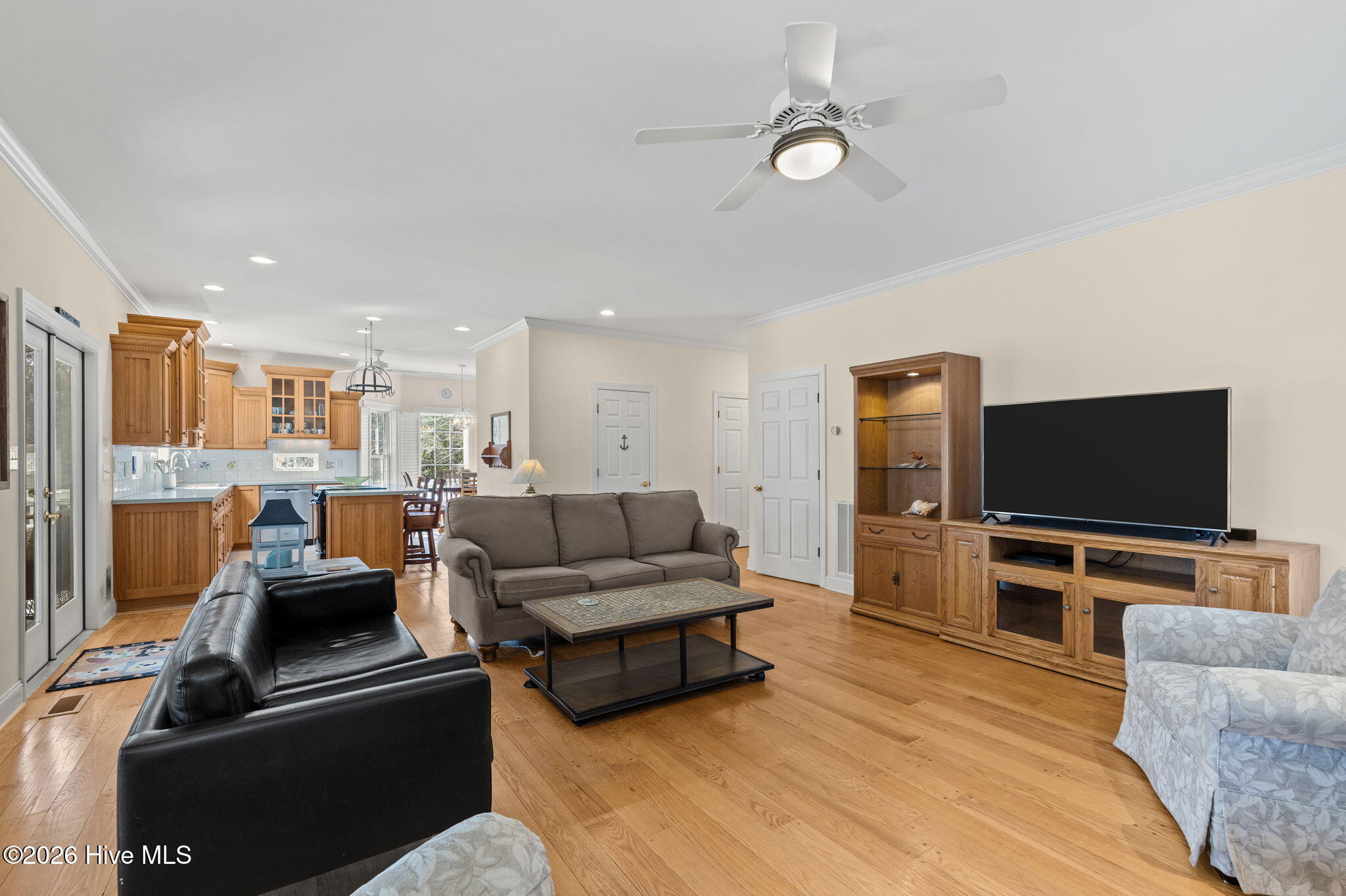 100556674 | Photo 14