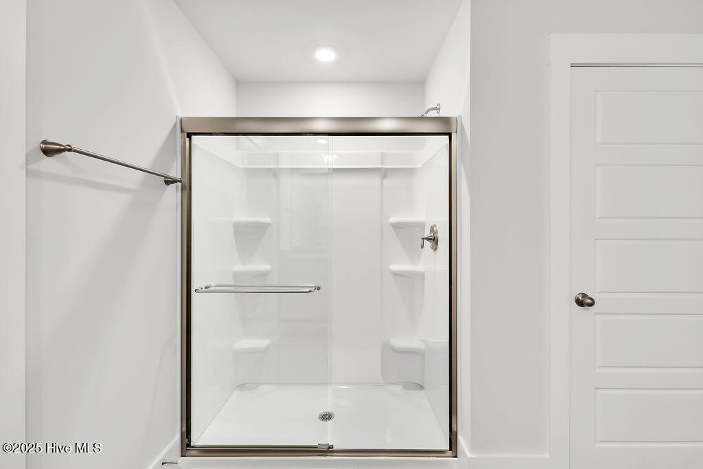 100545160 | Photo 24