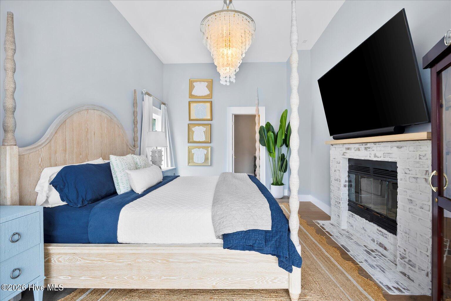 100548243 | Photo 33