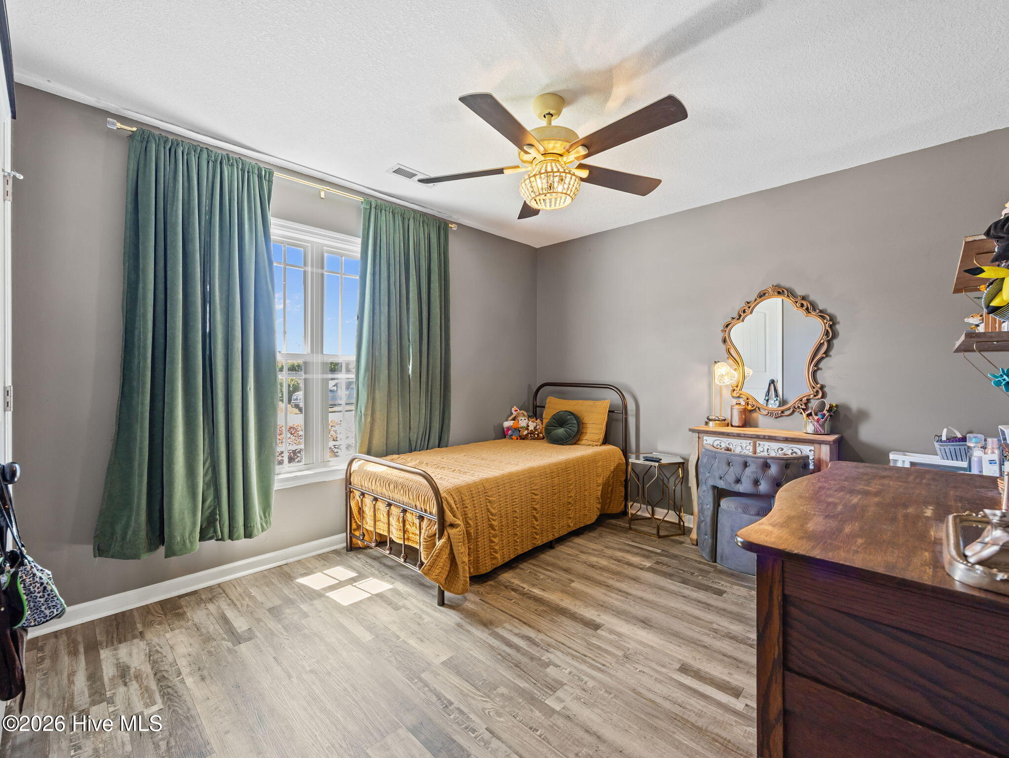 100567595 | Photo 17