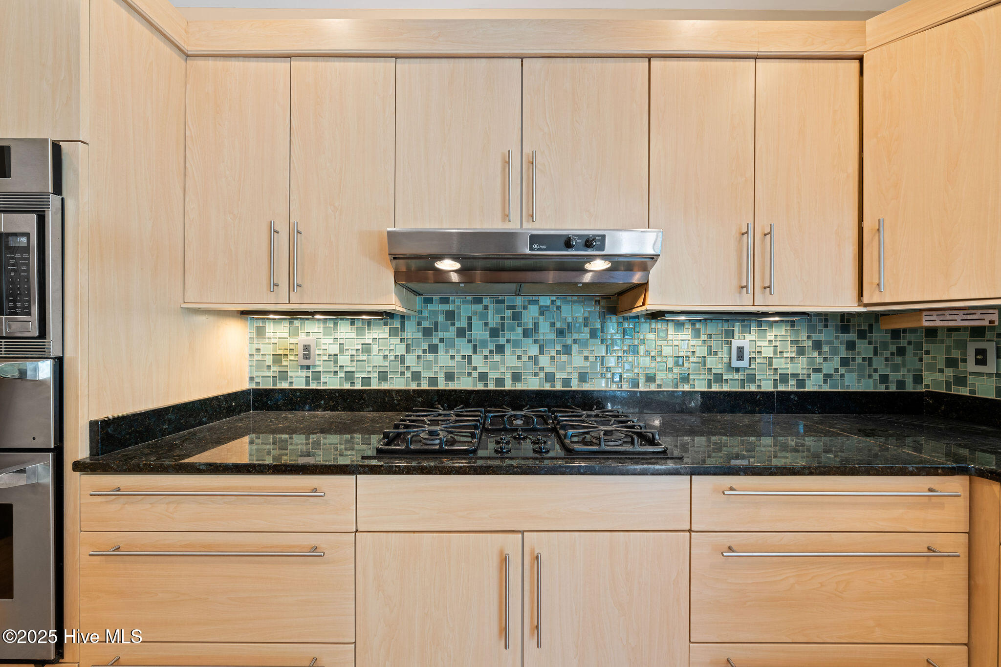 100516292 | Photo 20