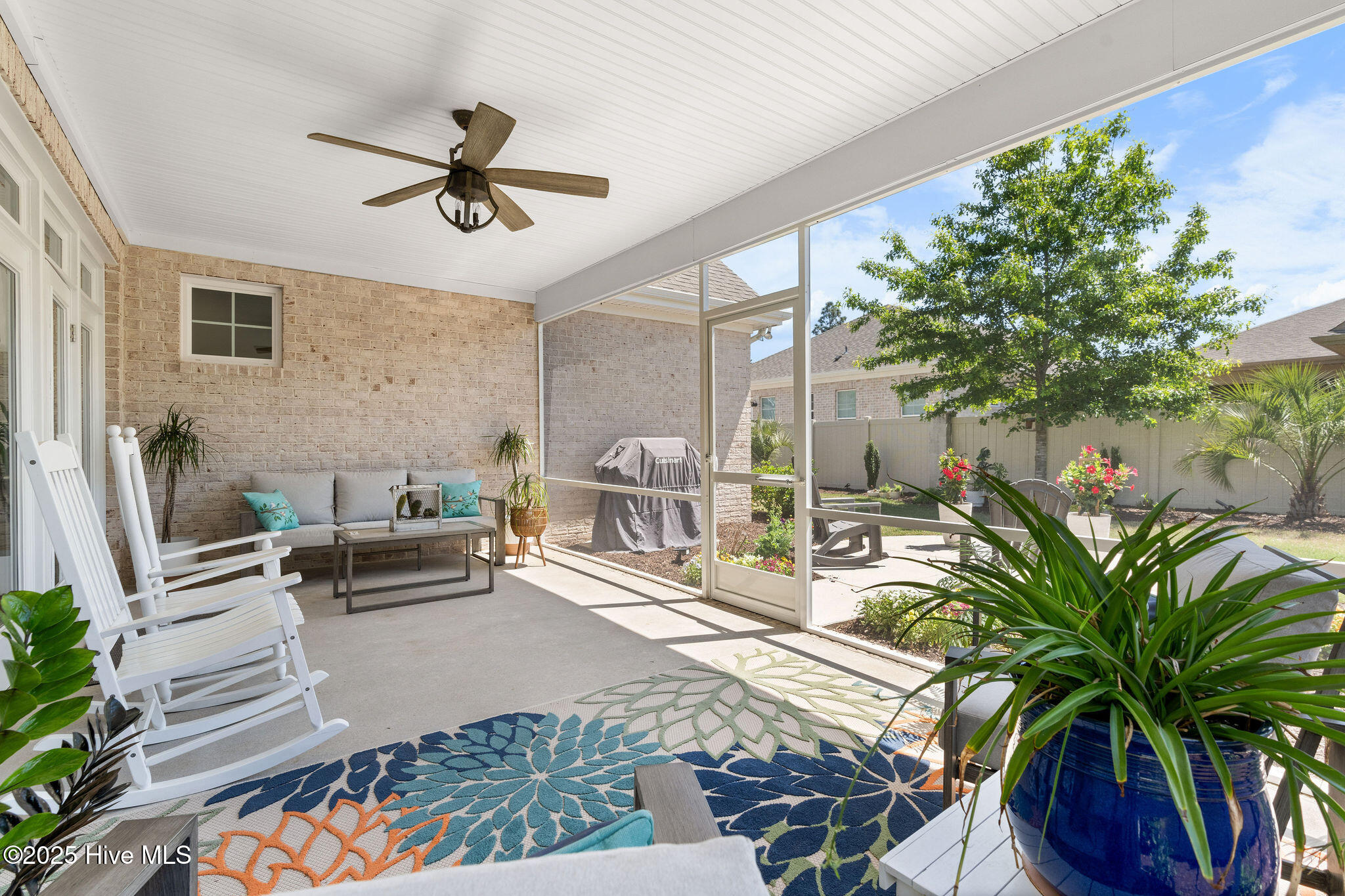 100540616 | Photo 49