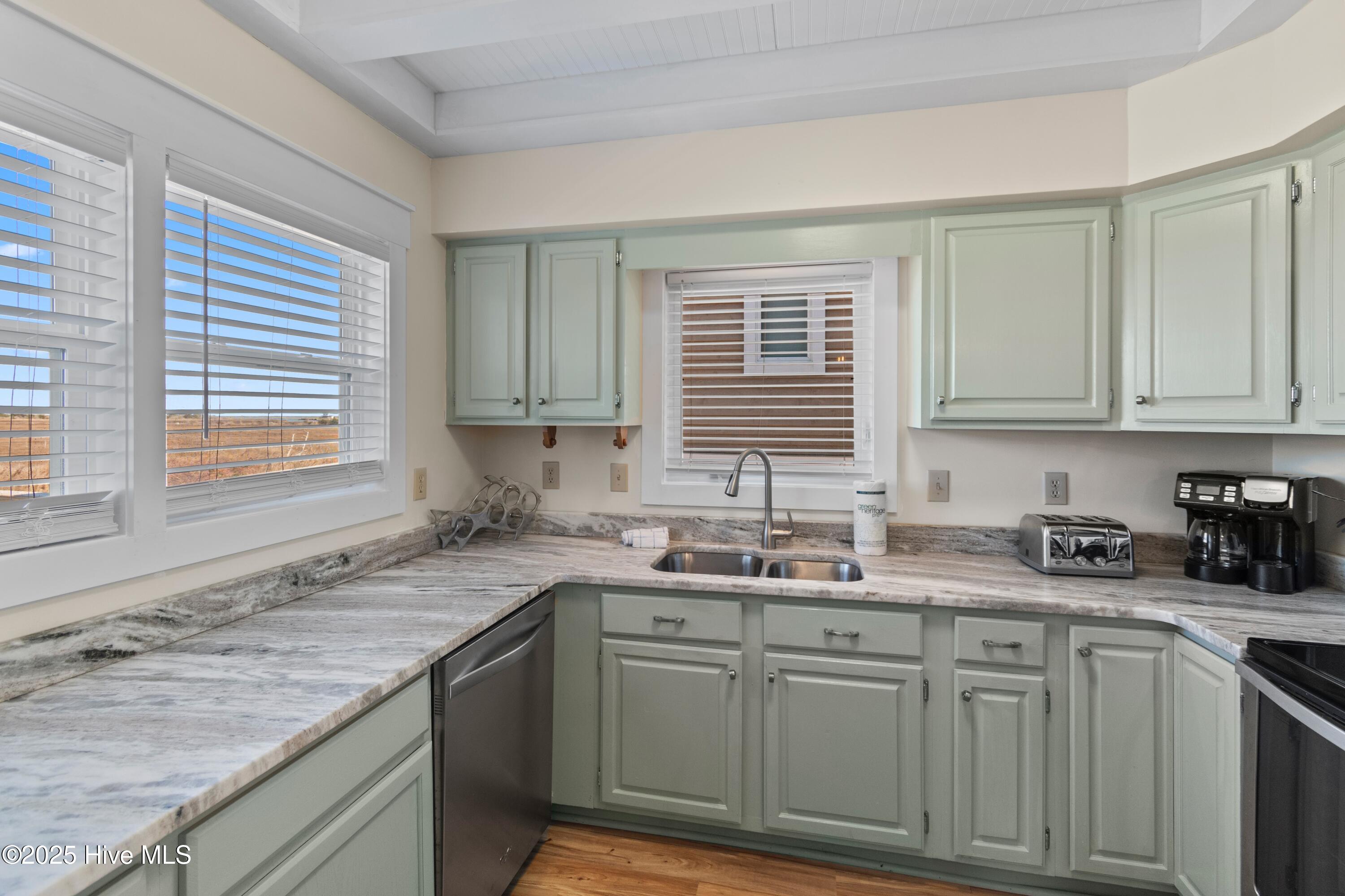 100494024 | Photo 18