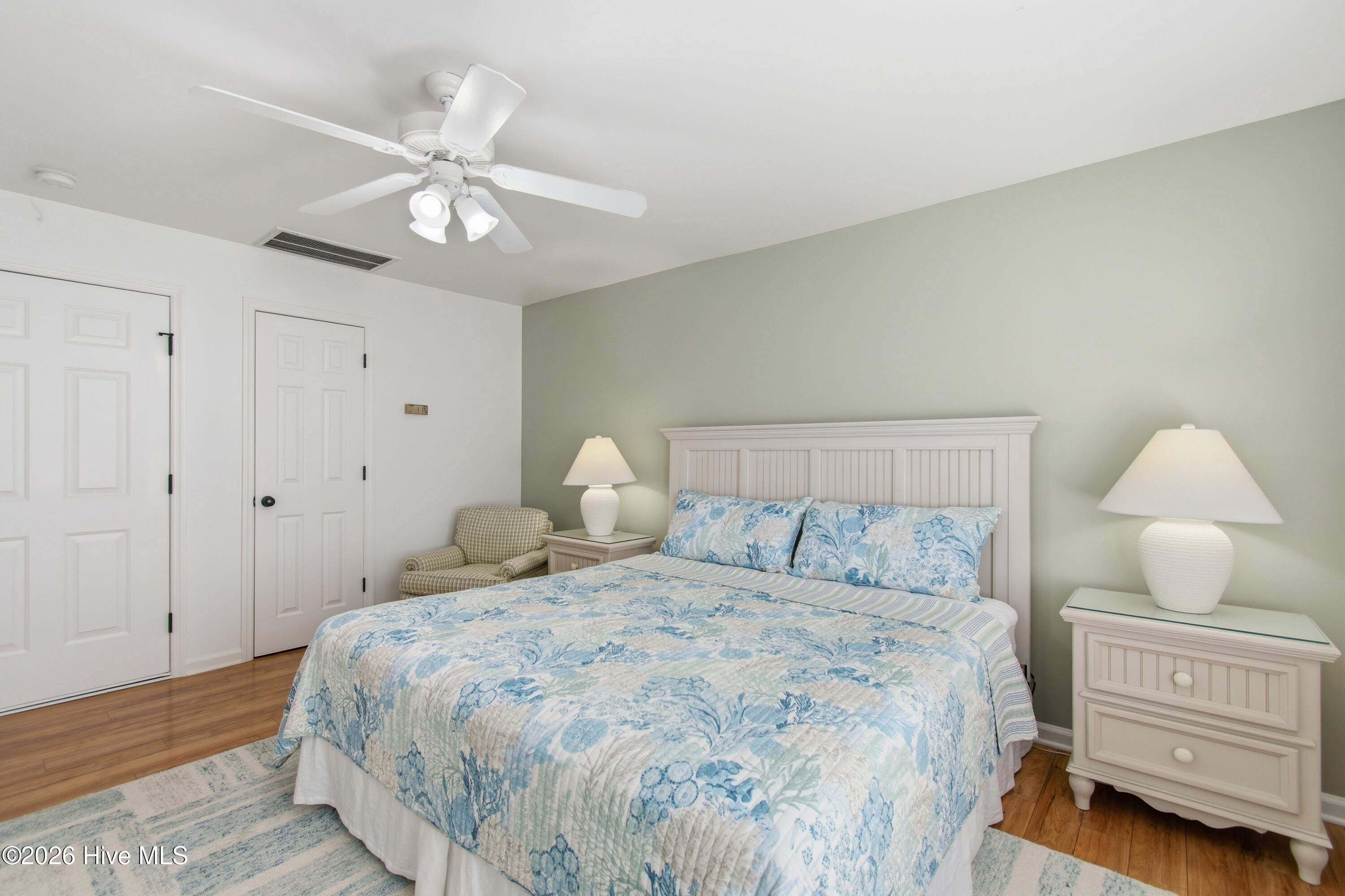 100562563 | Photo 25