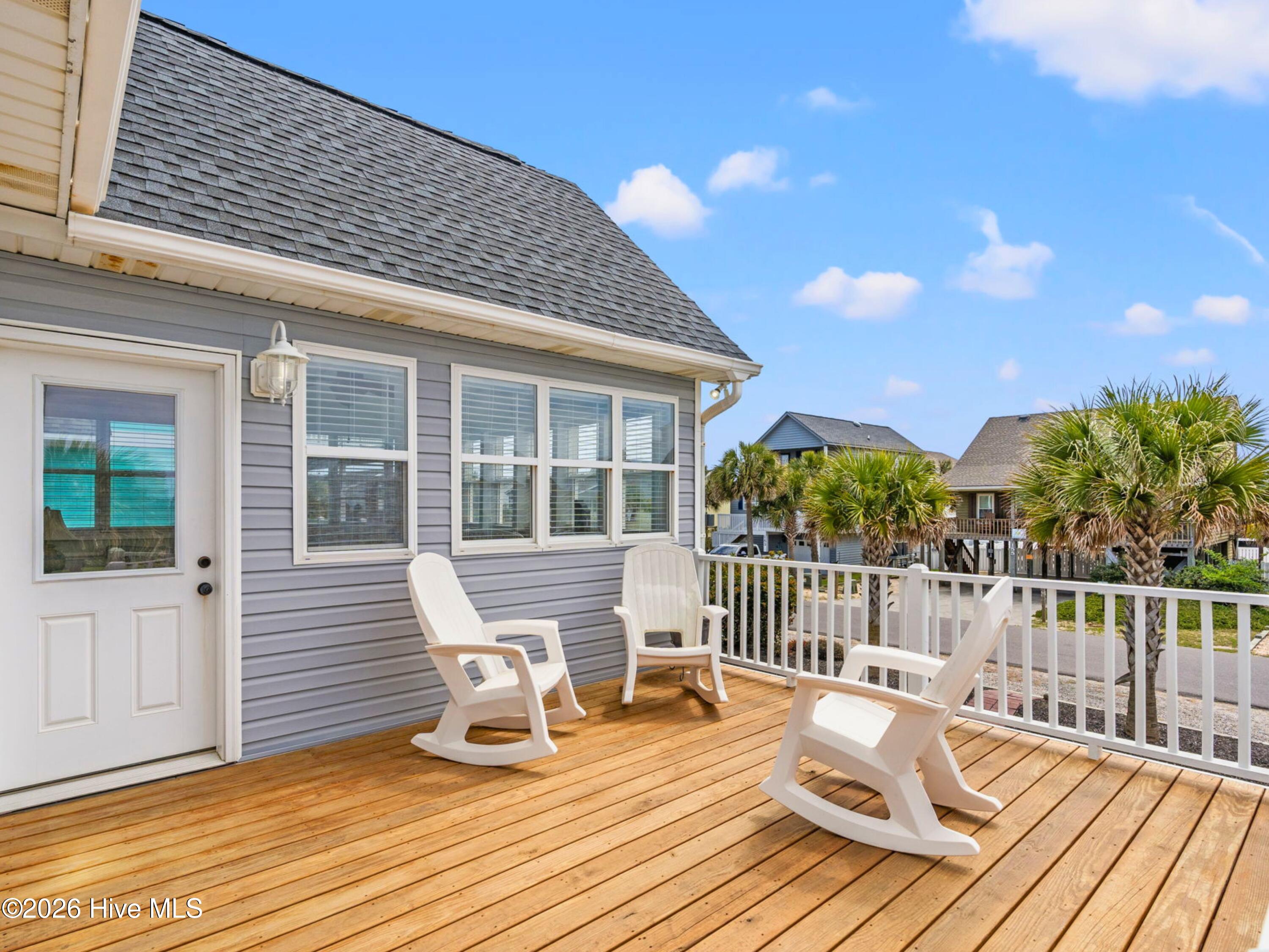 100564720 | Photo 28