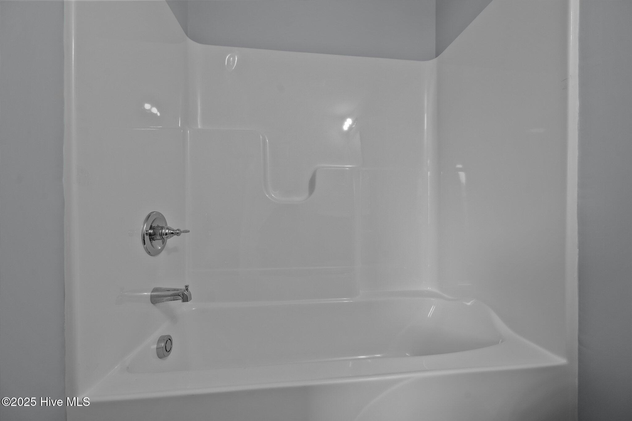 100542760 | Photo 12