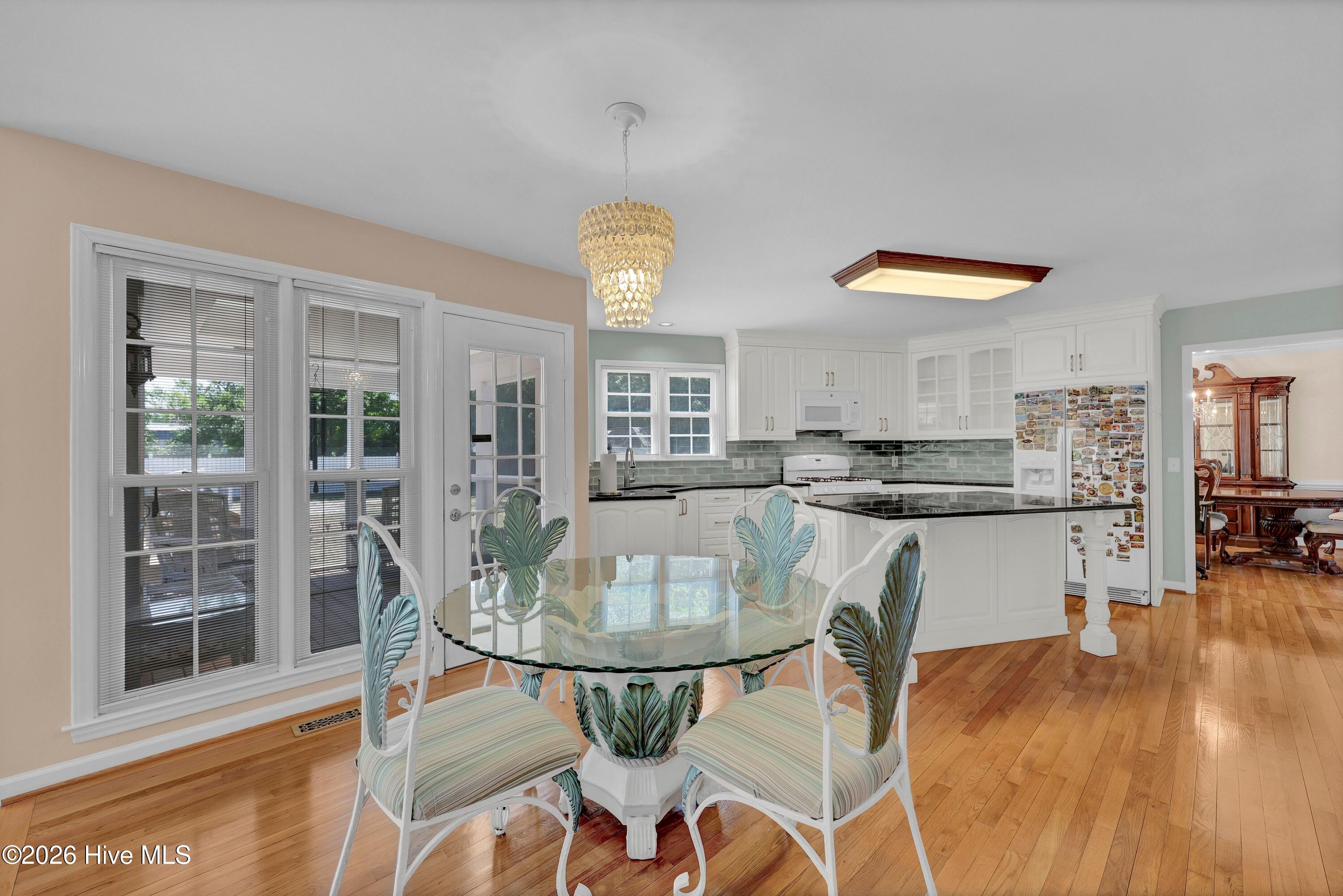 100570171 | Photo 16