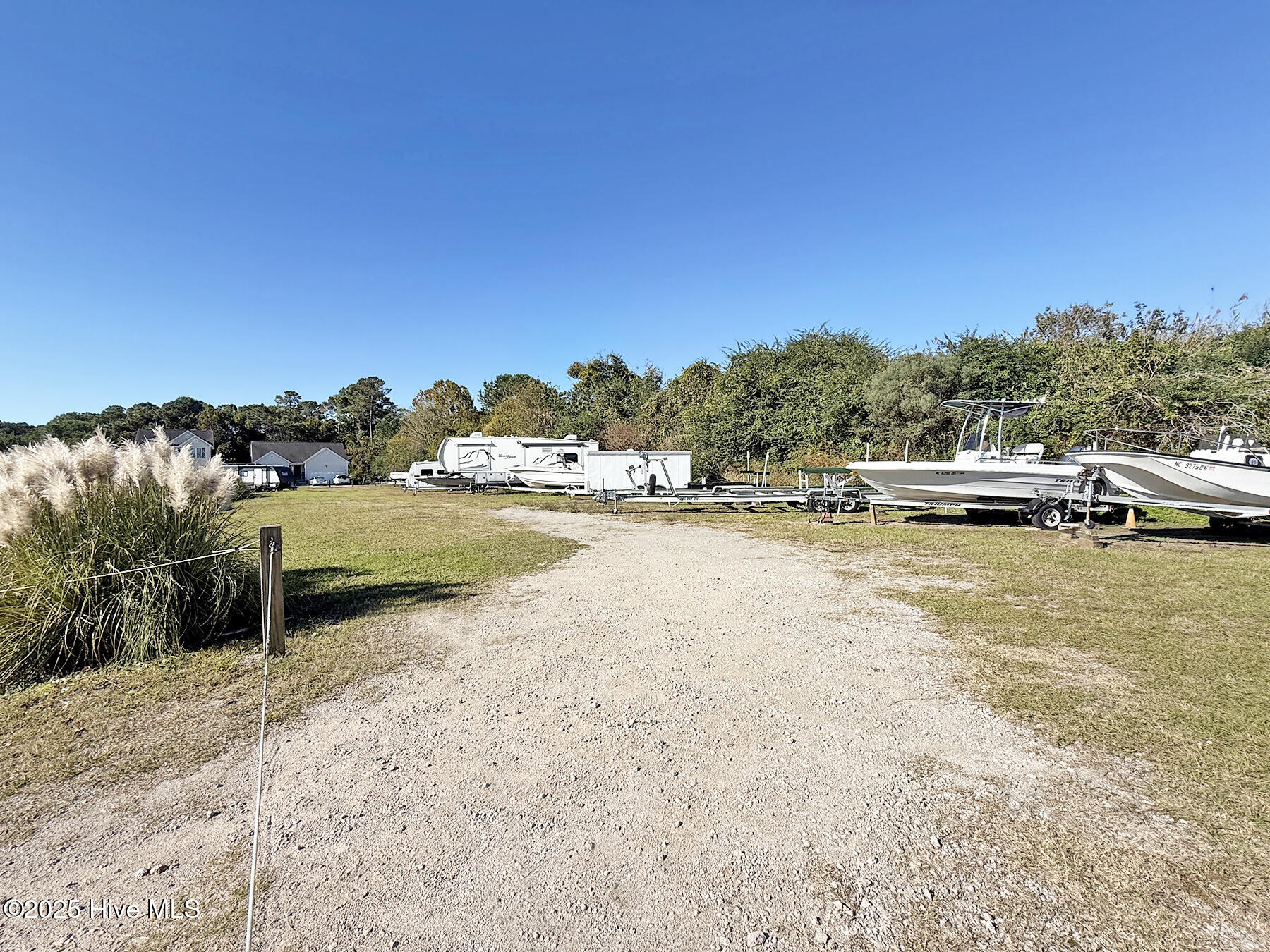 100537357 | Photo 51