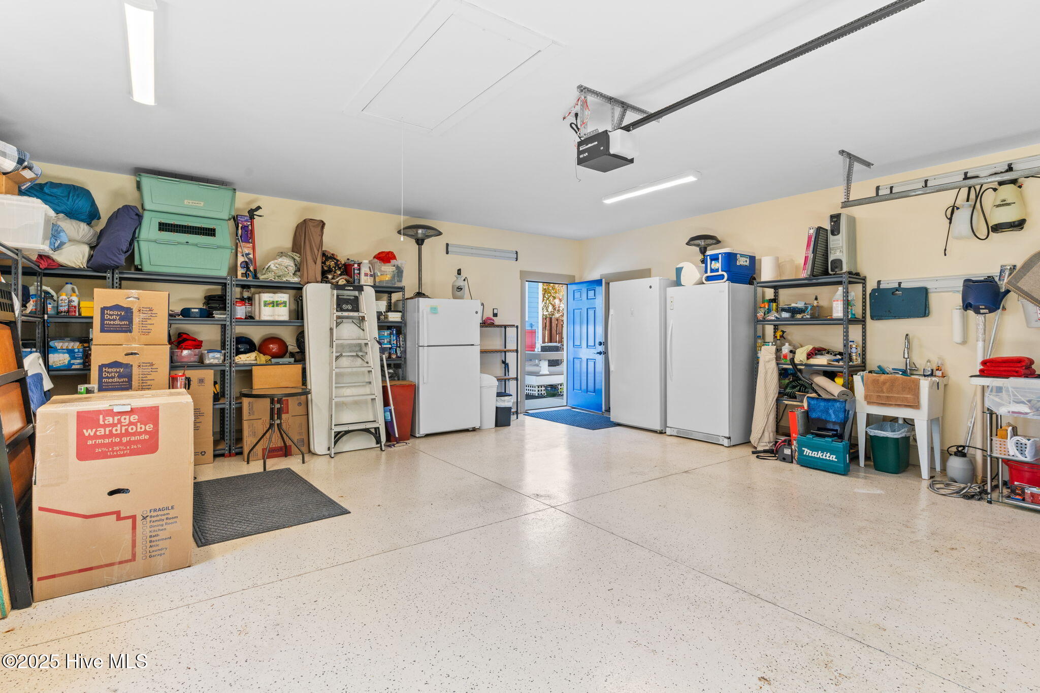 100541992 | Photo 54