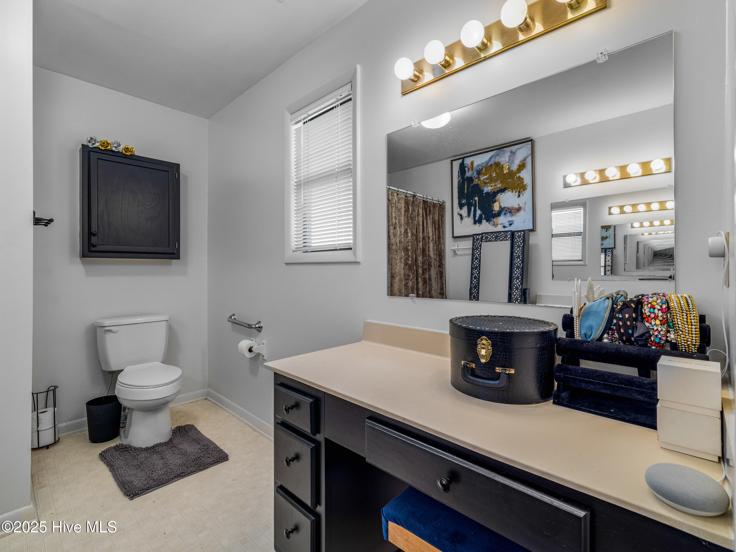 100538354 | Photo 38