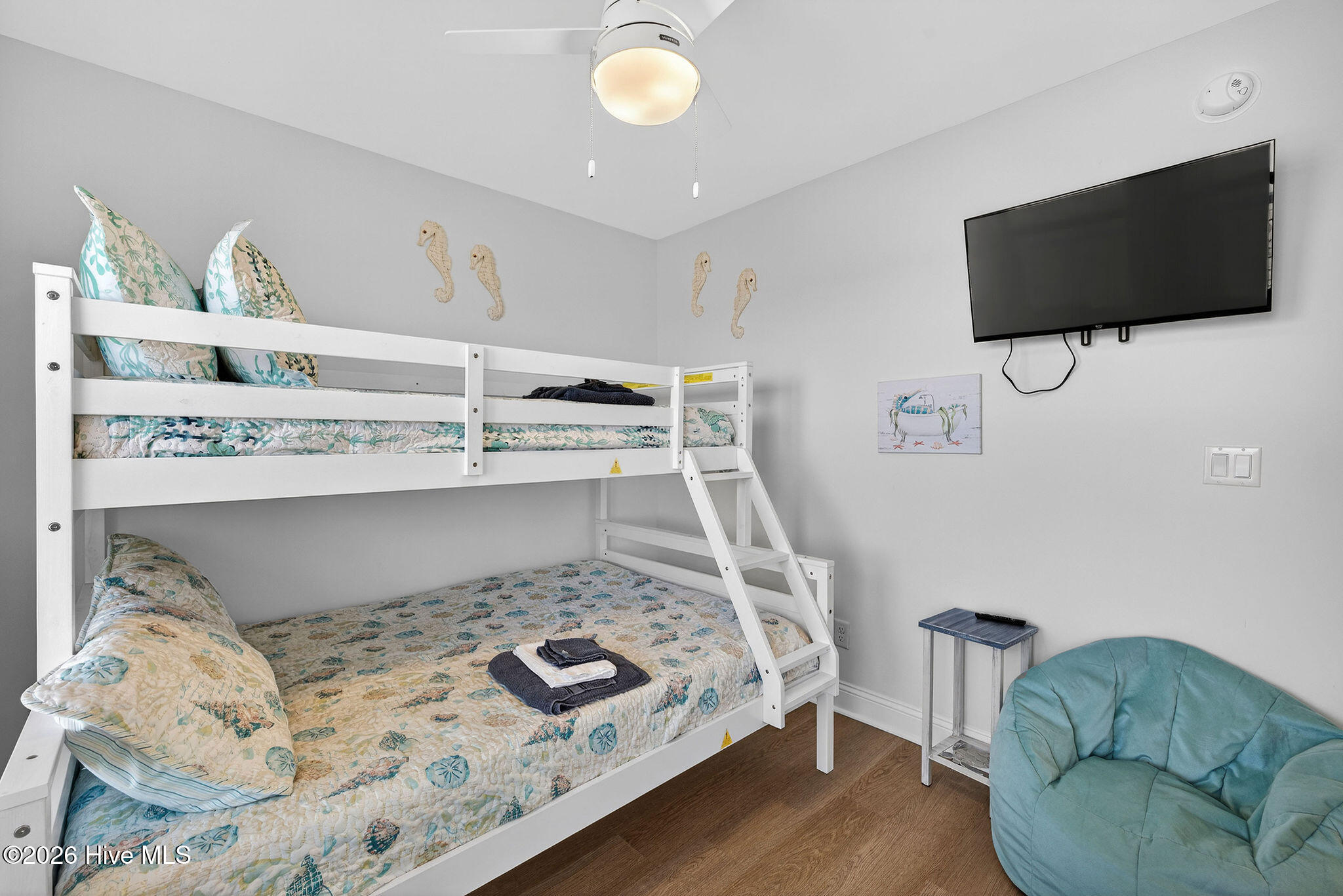 100565541 | Photo 40