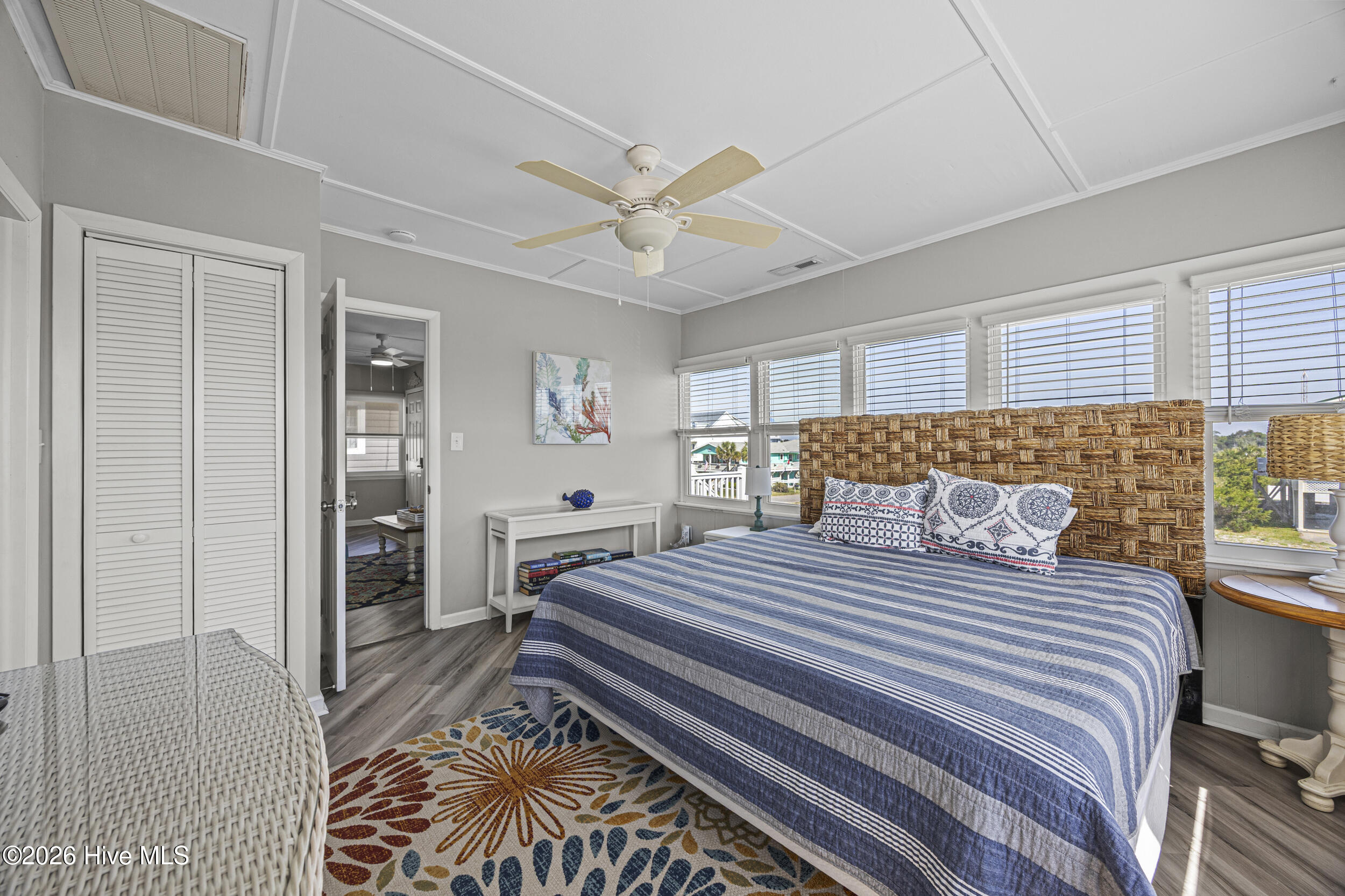 100568545 | Photo 21