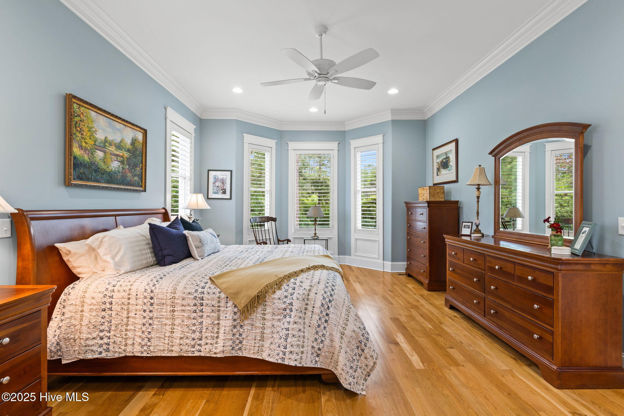 100562401 | Photo 43