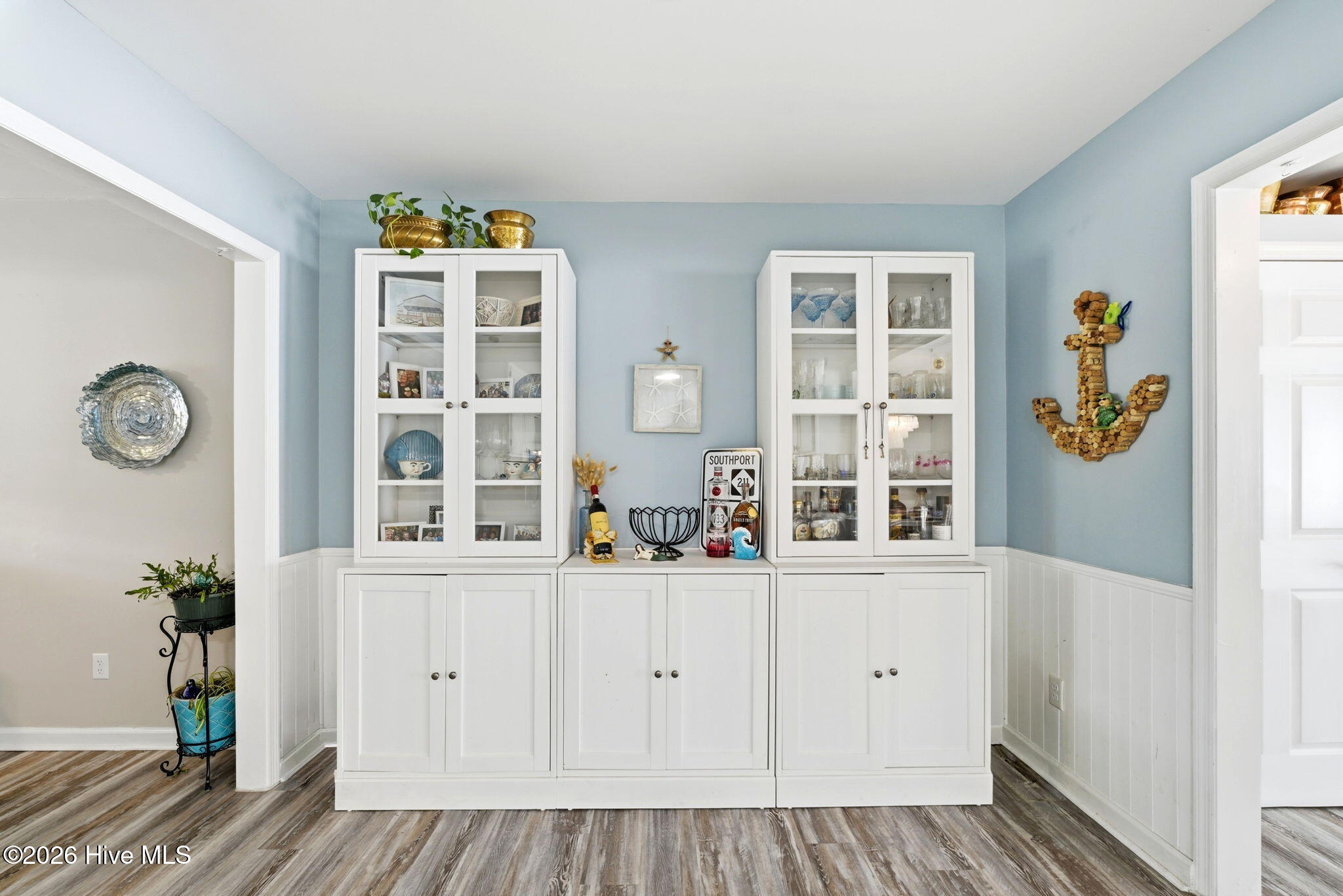 100560185 | Photo 14