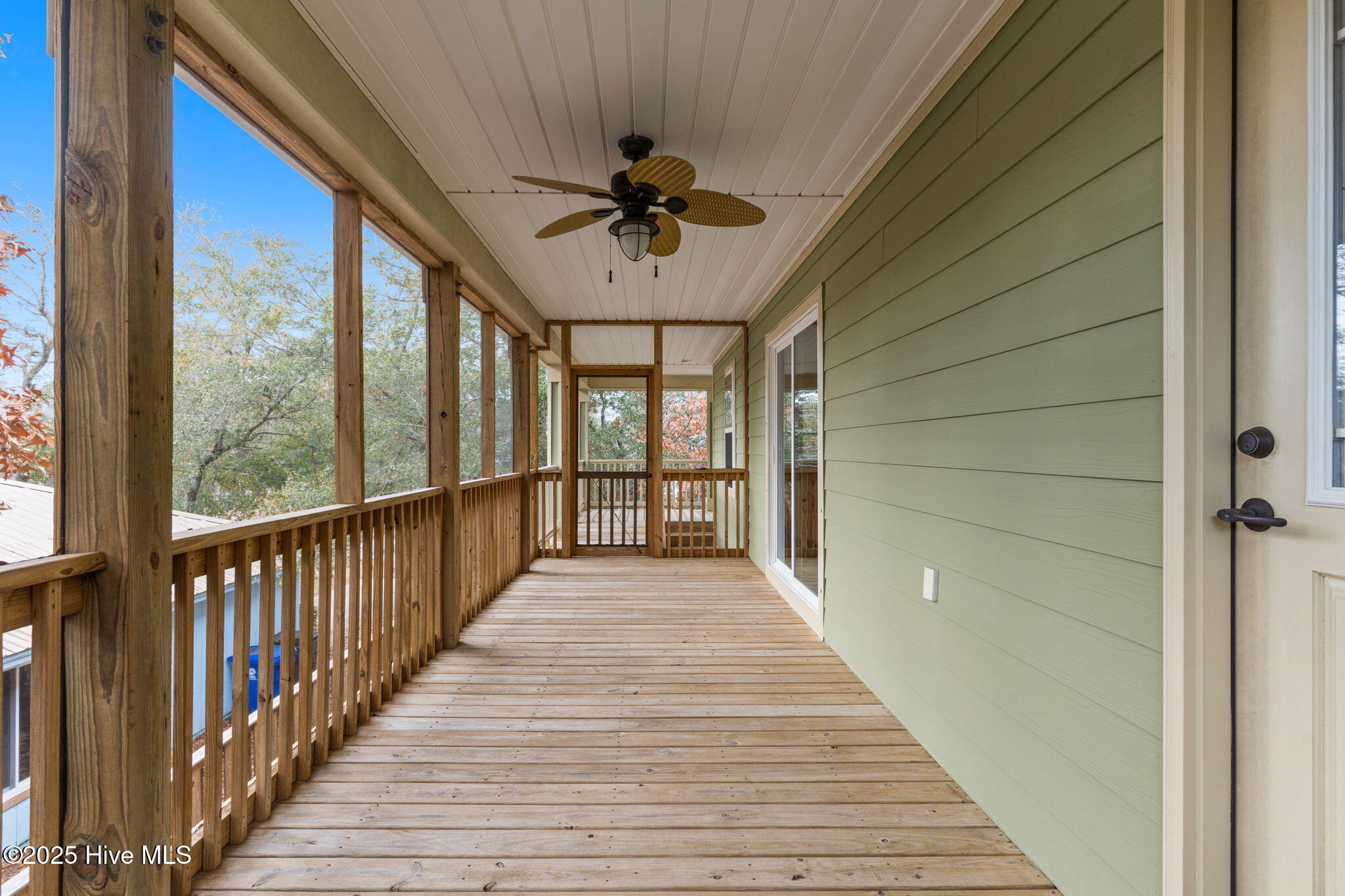 100546852 | Photo 33