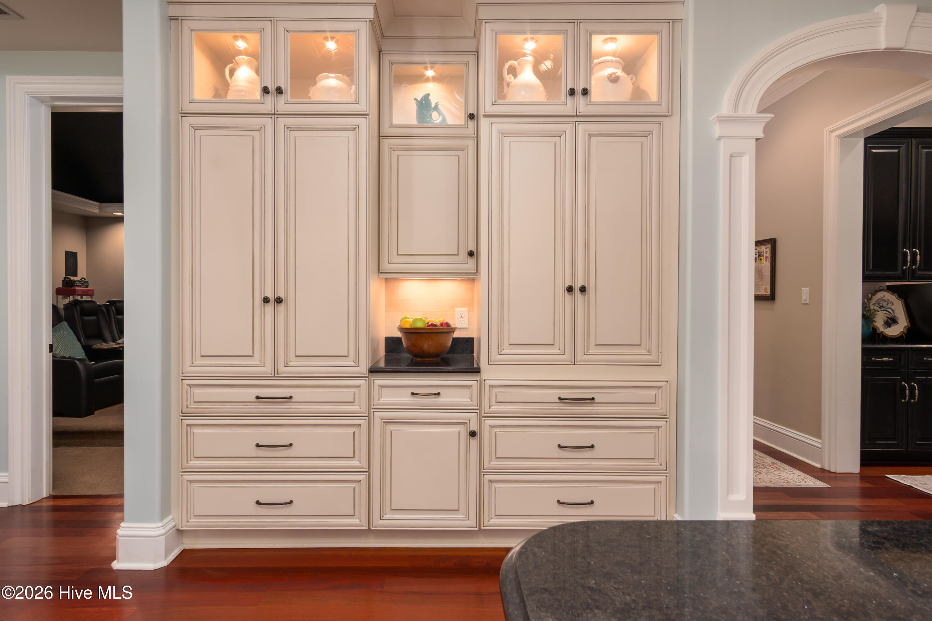 100550947 | Photo 26