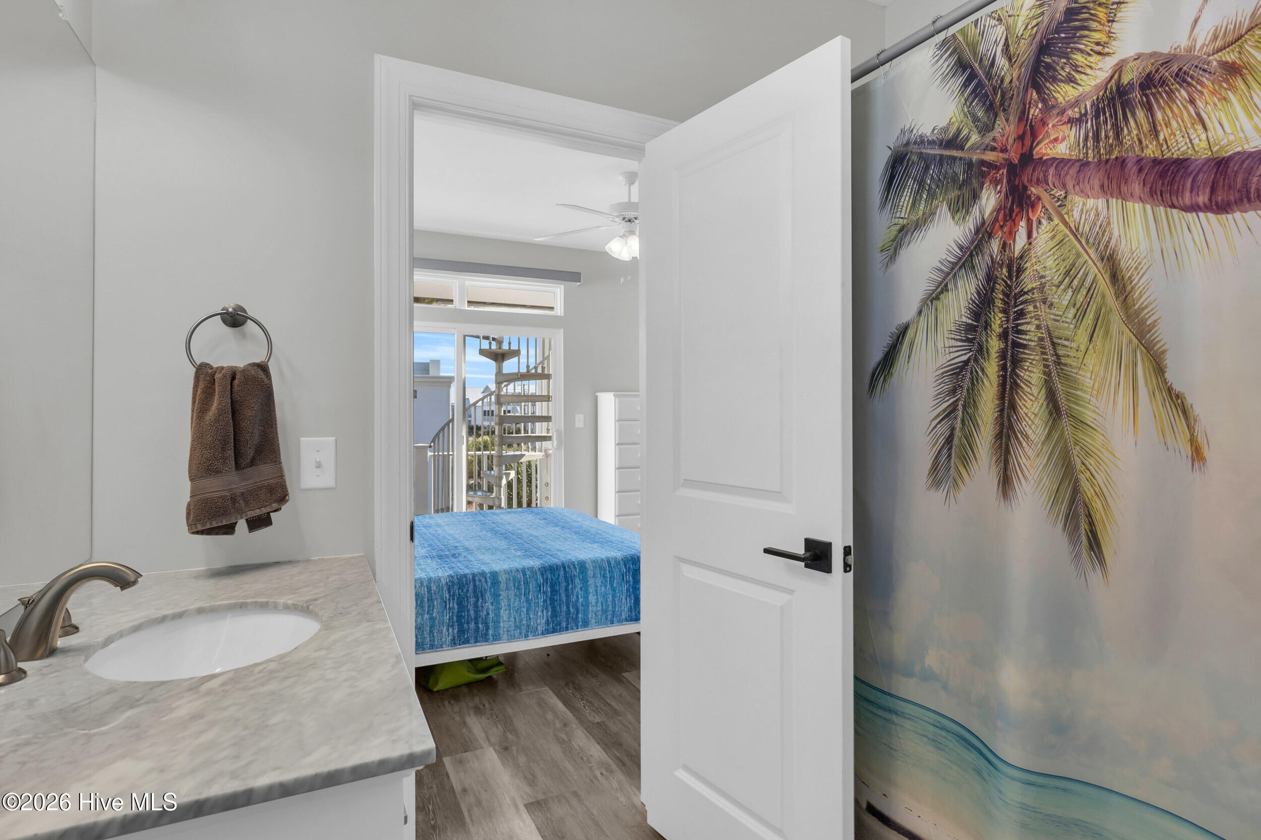 100548181 | Photo 18