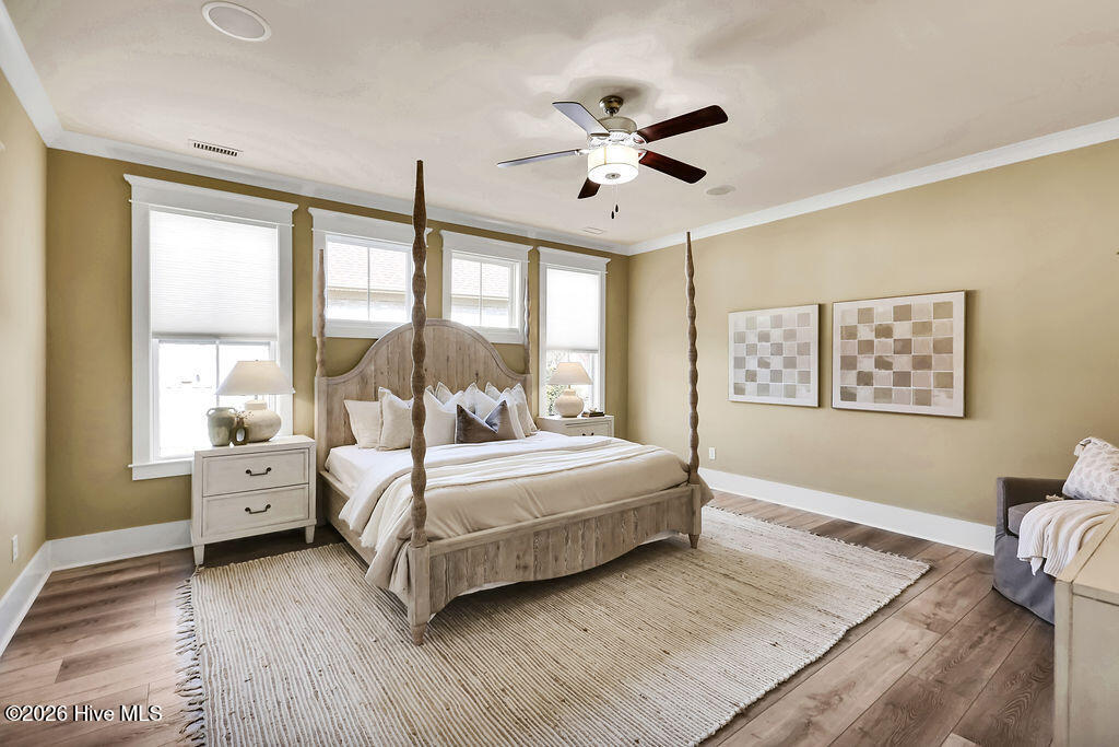 100548295 | Photo 31