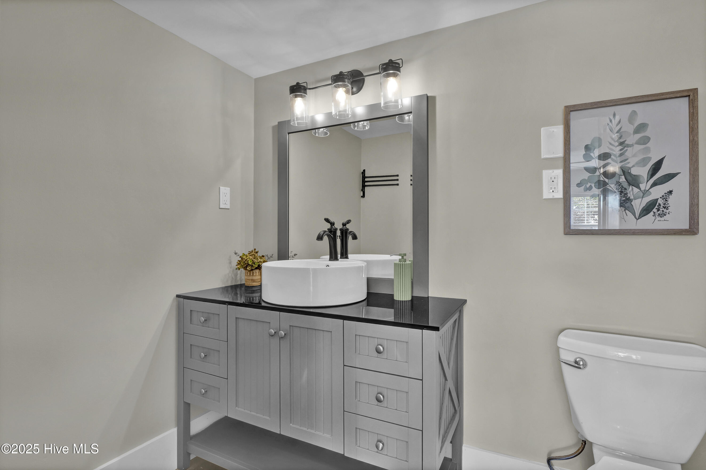 100543040 | Photo 48