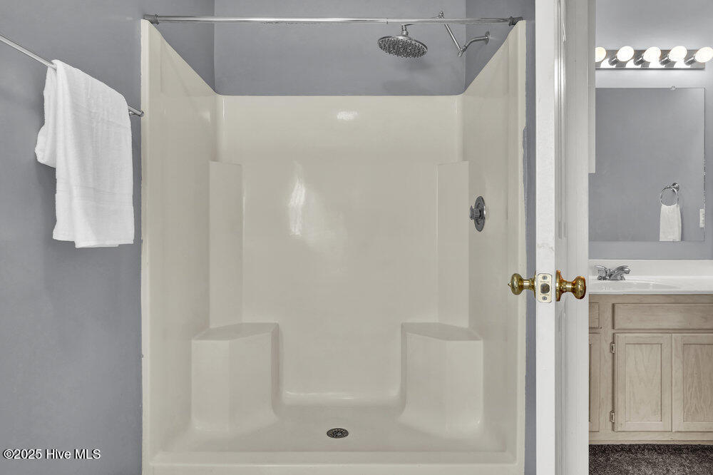 100544228 | Photo 20