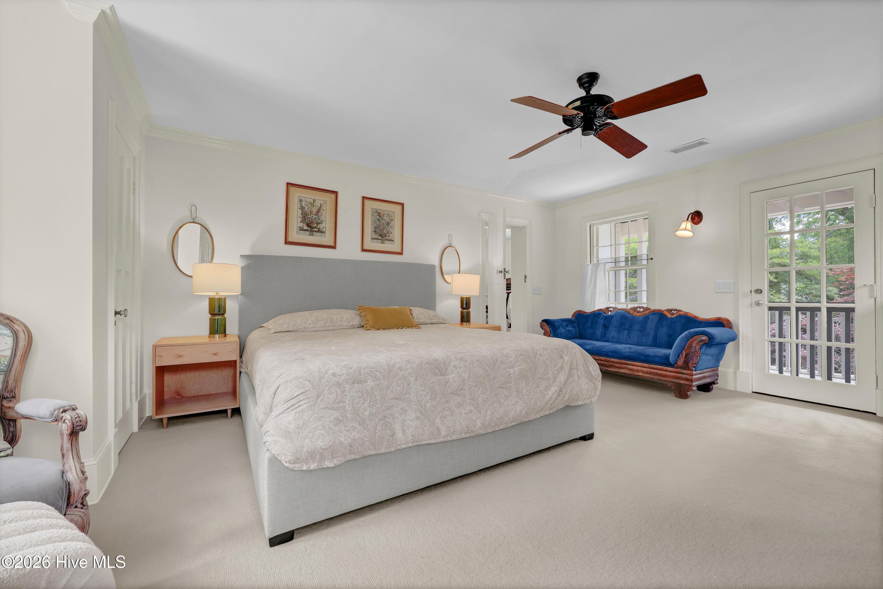 100570649 | Photo 30