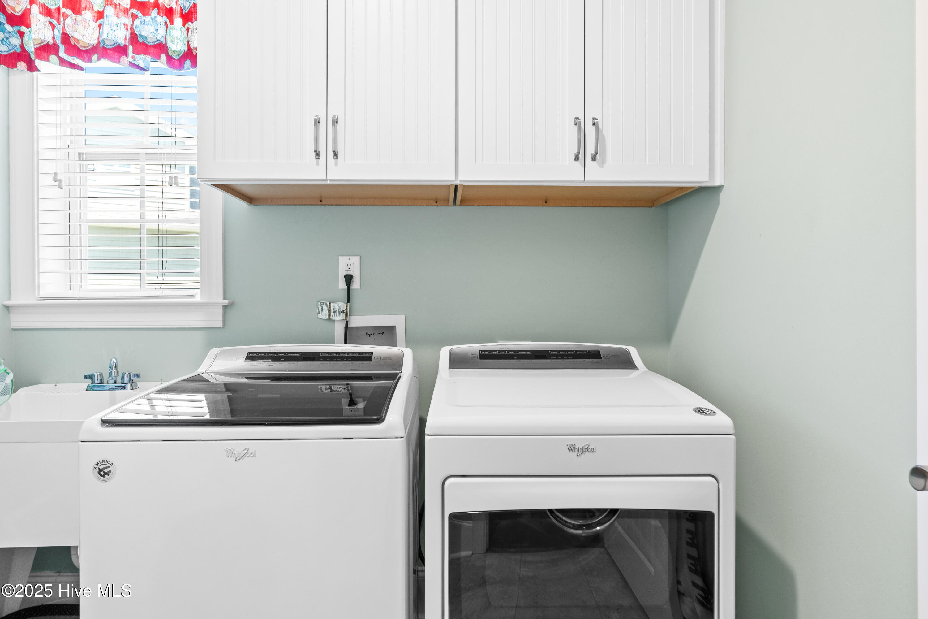 100504300 | Photo 44