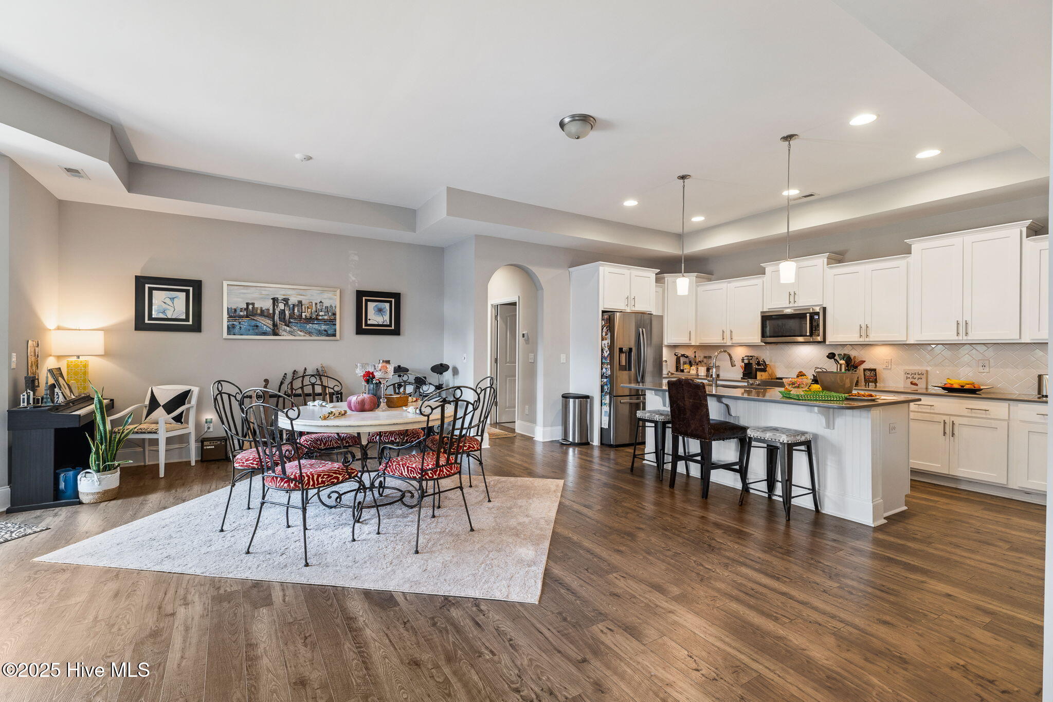 100542385 | Photo 14