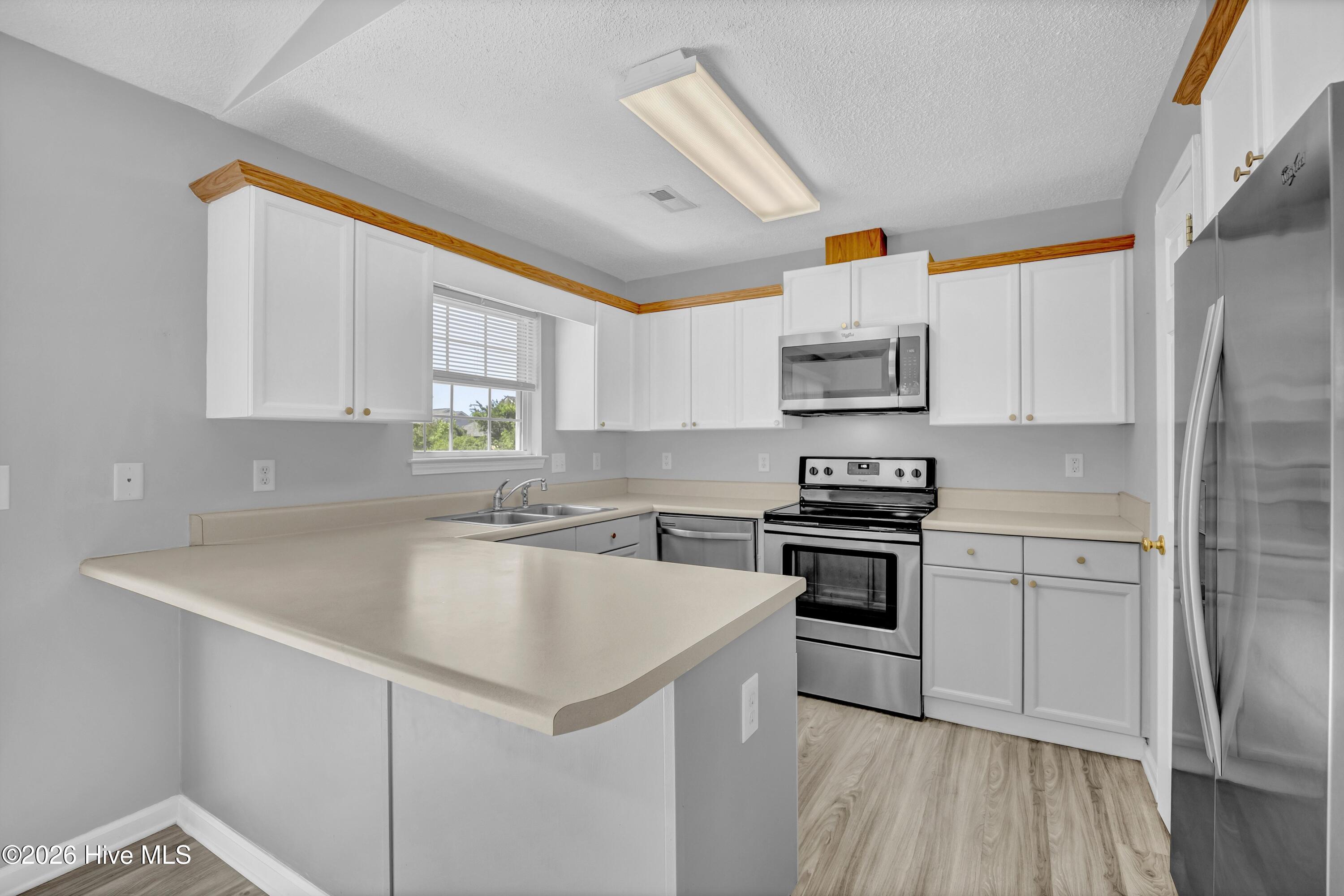 100569436 | Photo 12