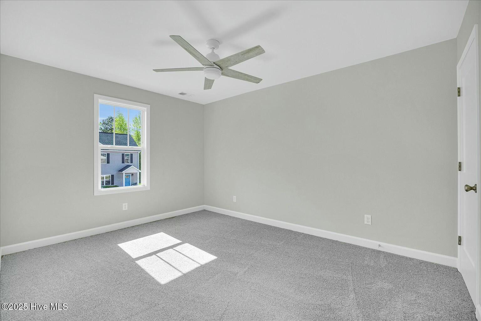 100484264 | Photo 17