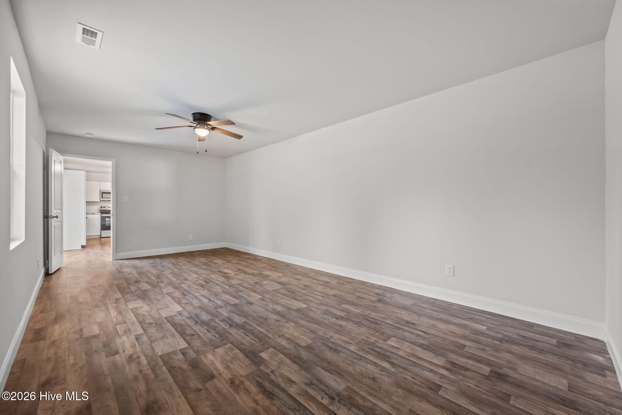 100505394 | Photo 26