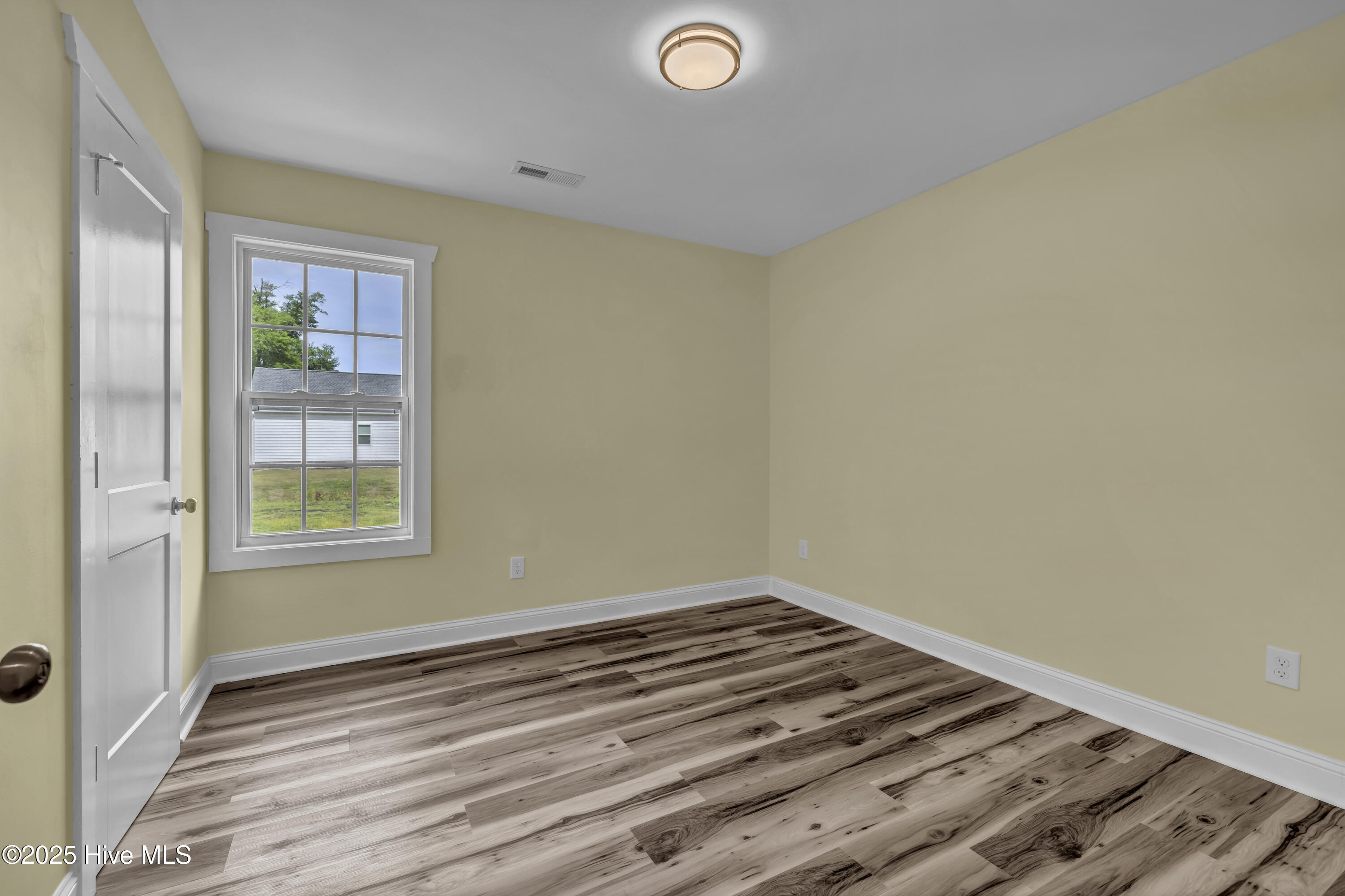 100513593 | Photo 11