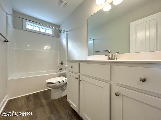 100560843 | Photo 32