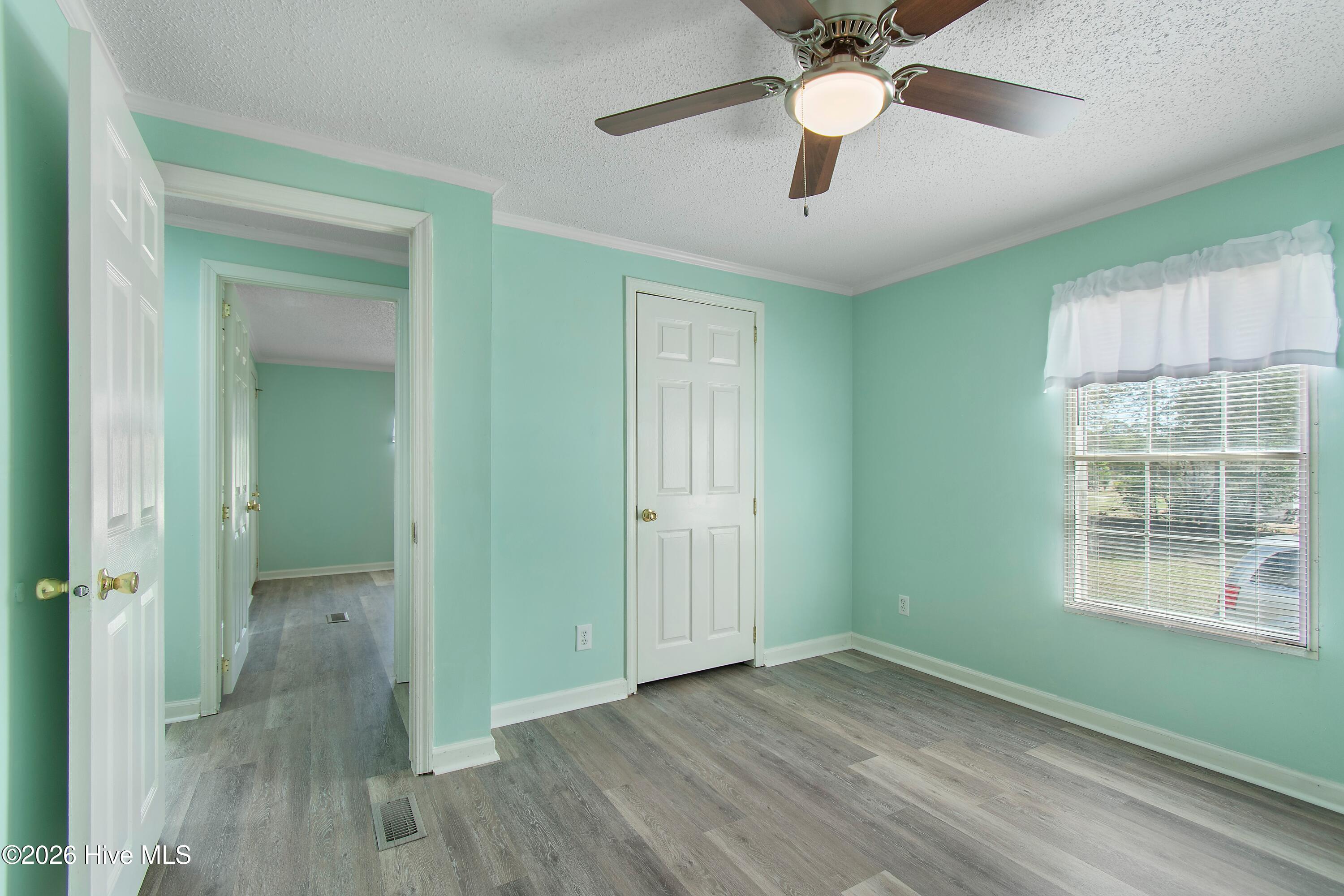 100566223 | Photo 38