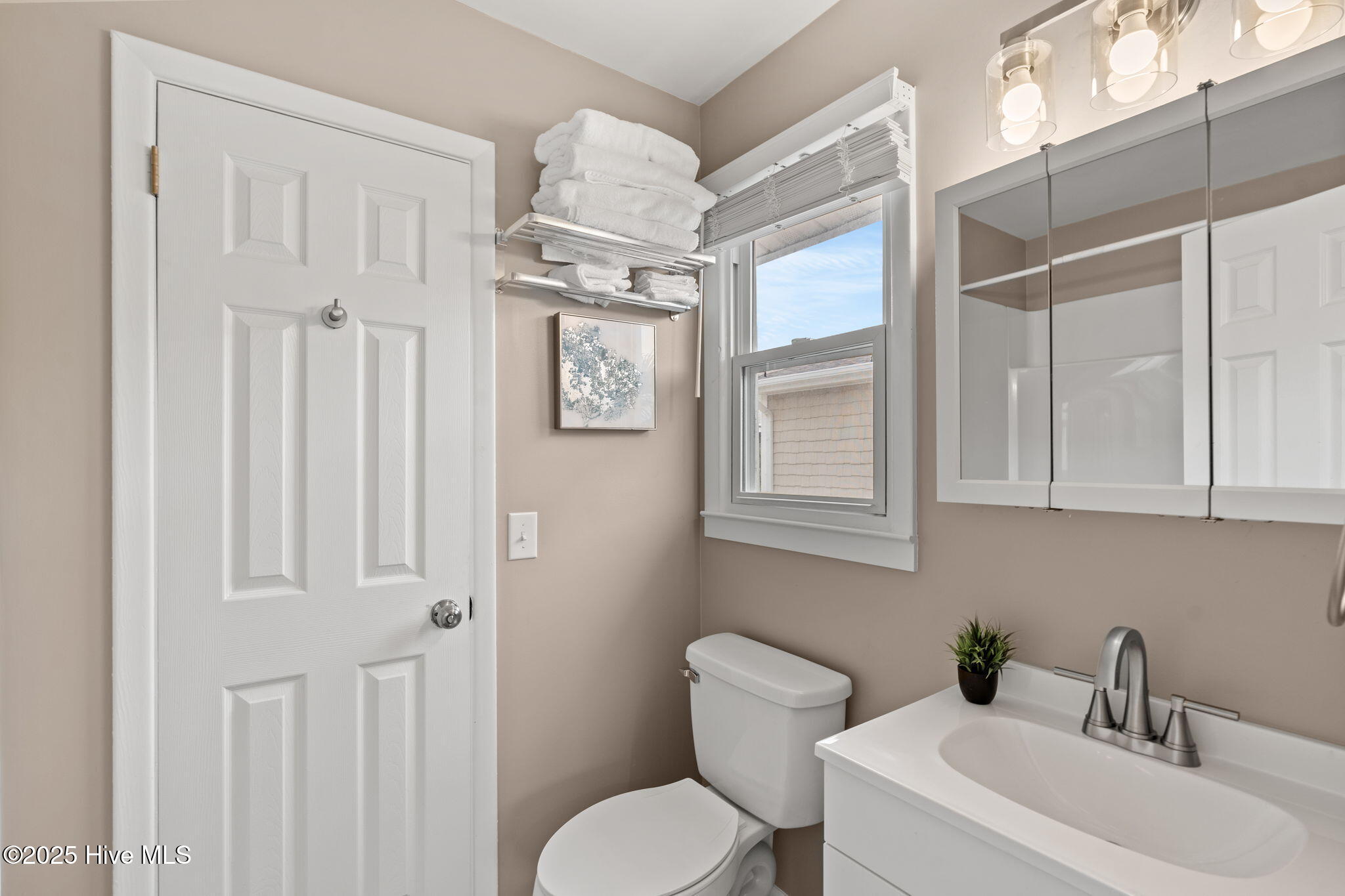 100542968 | Photo 12