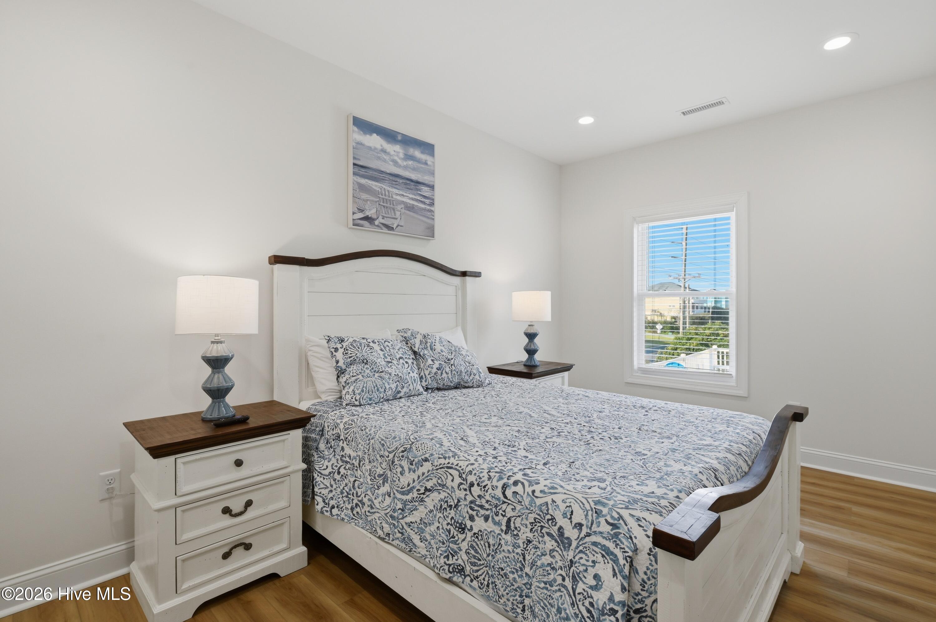 100561977 | Photo 32