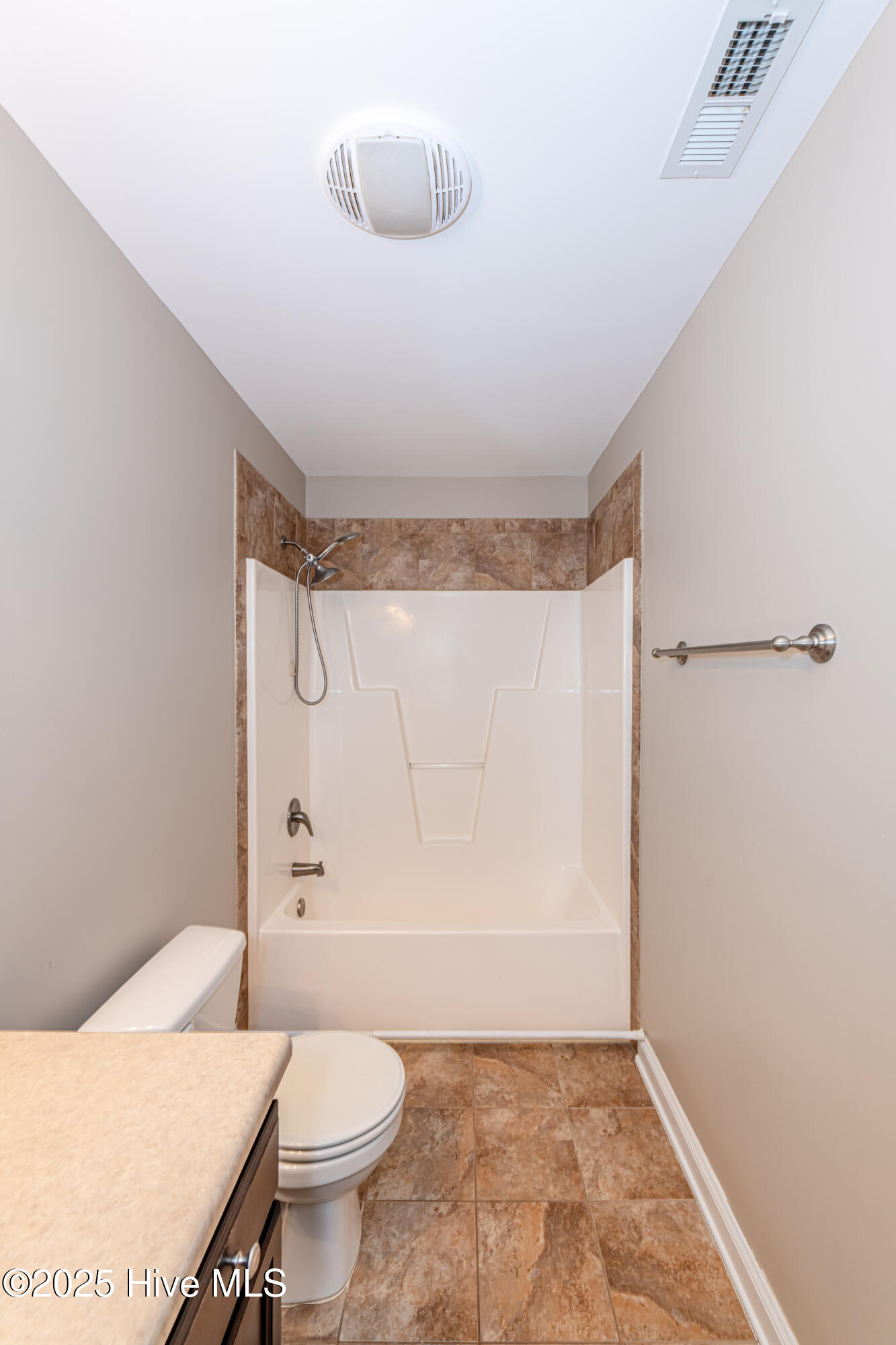 100546682 | Photo 52