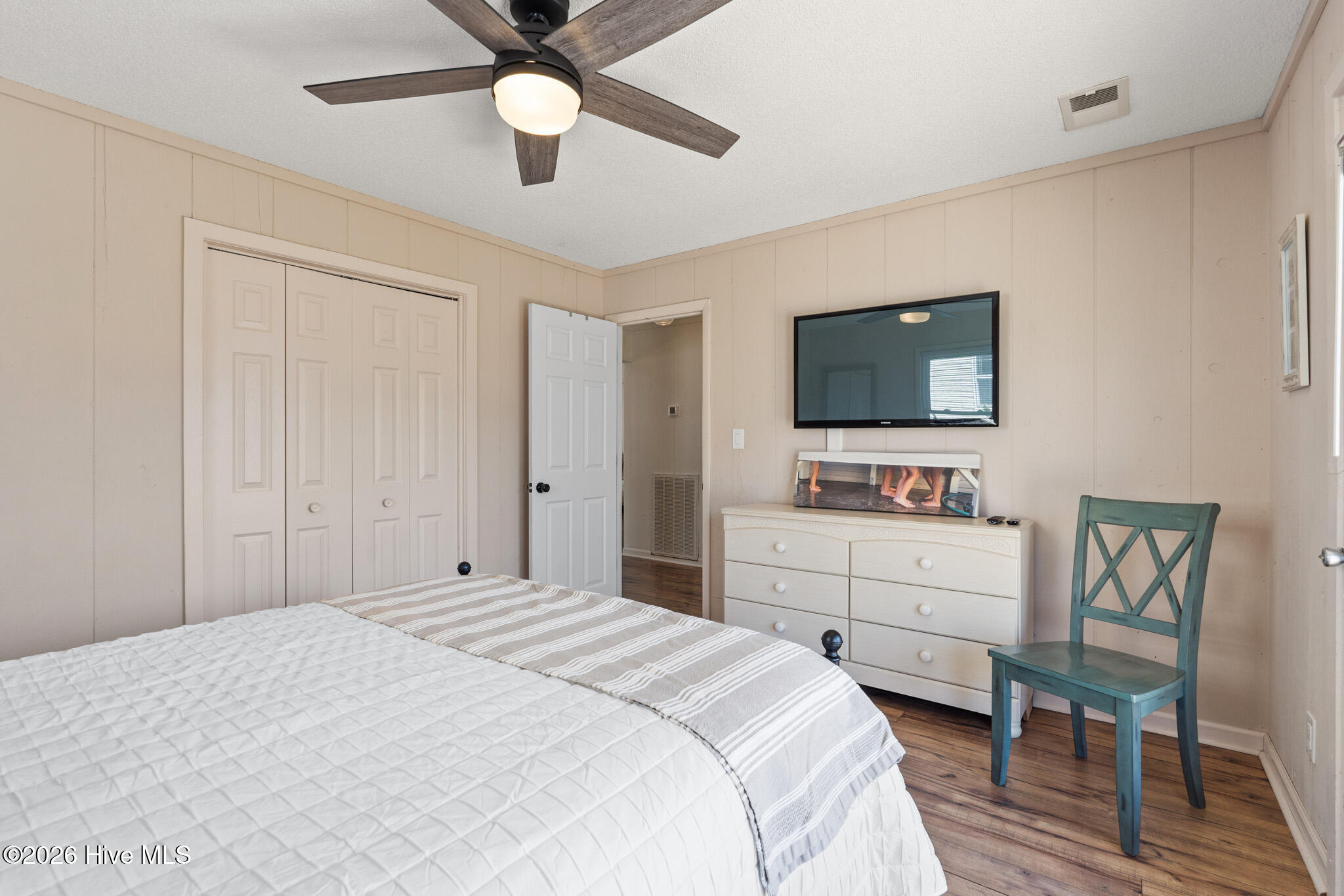 100564426 | Photo 30