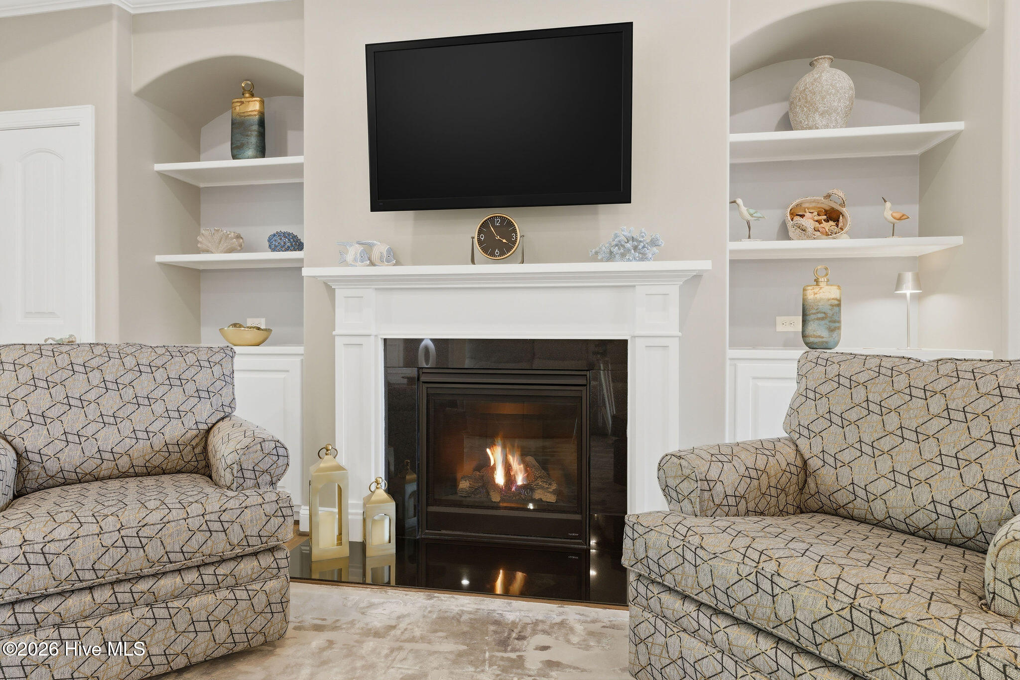 100564757 | Photo 64