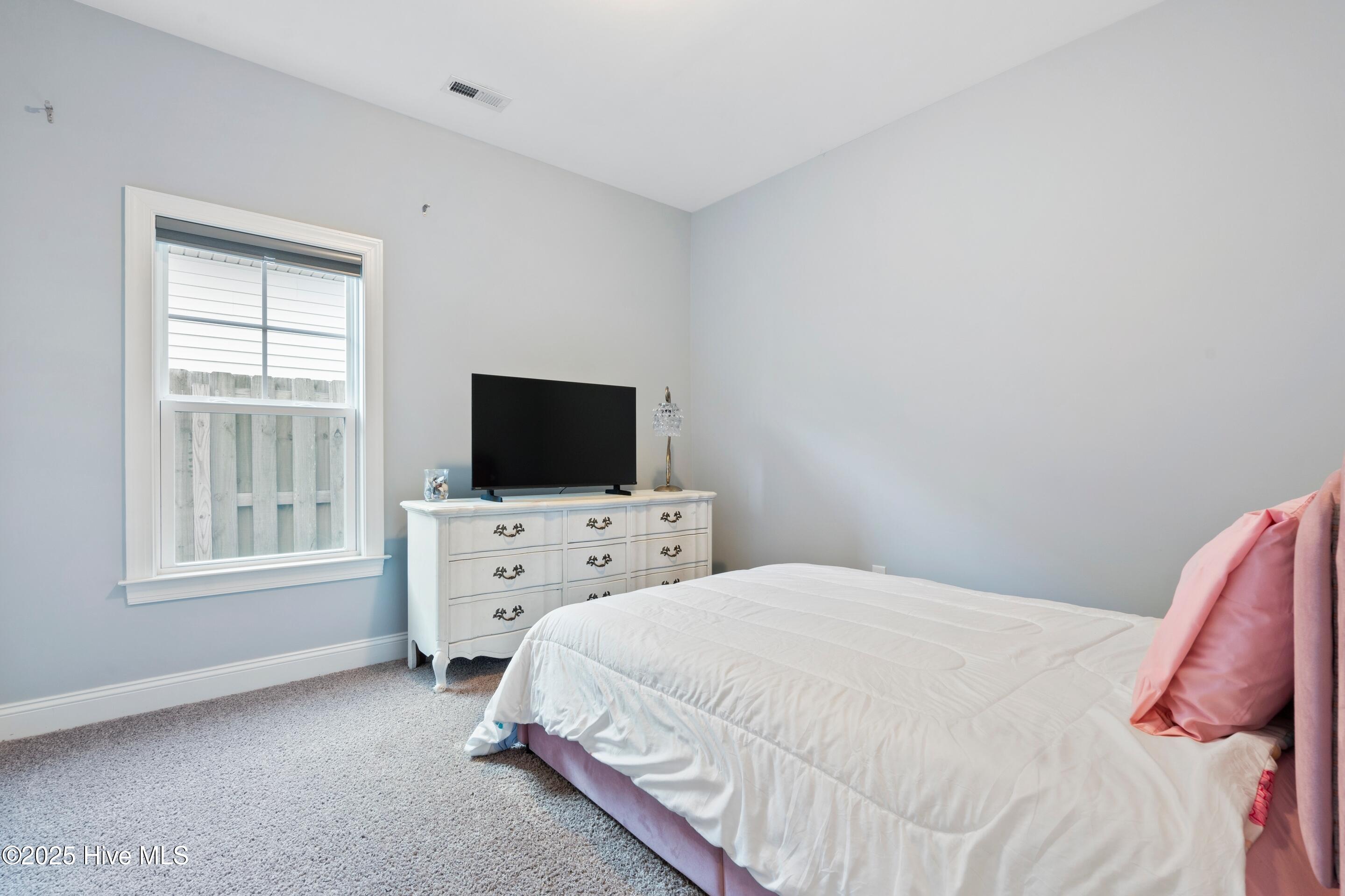 100539123 | Photo 33