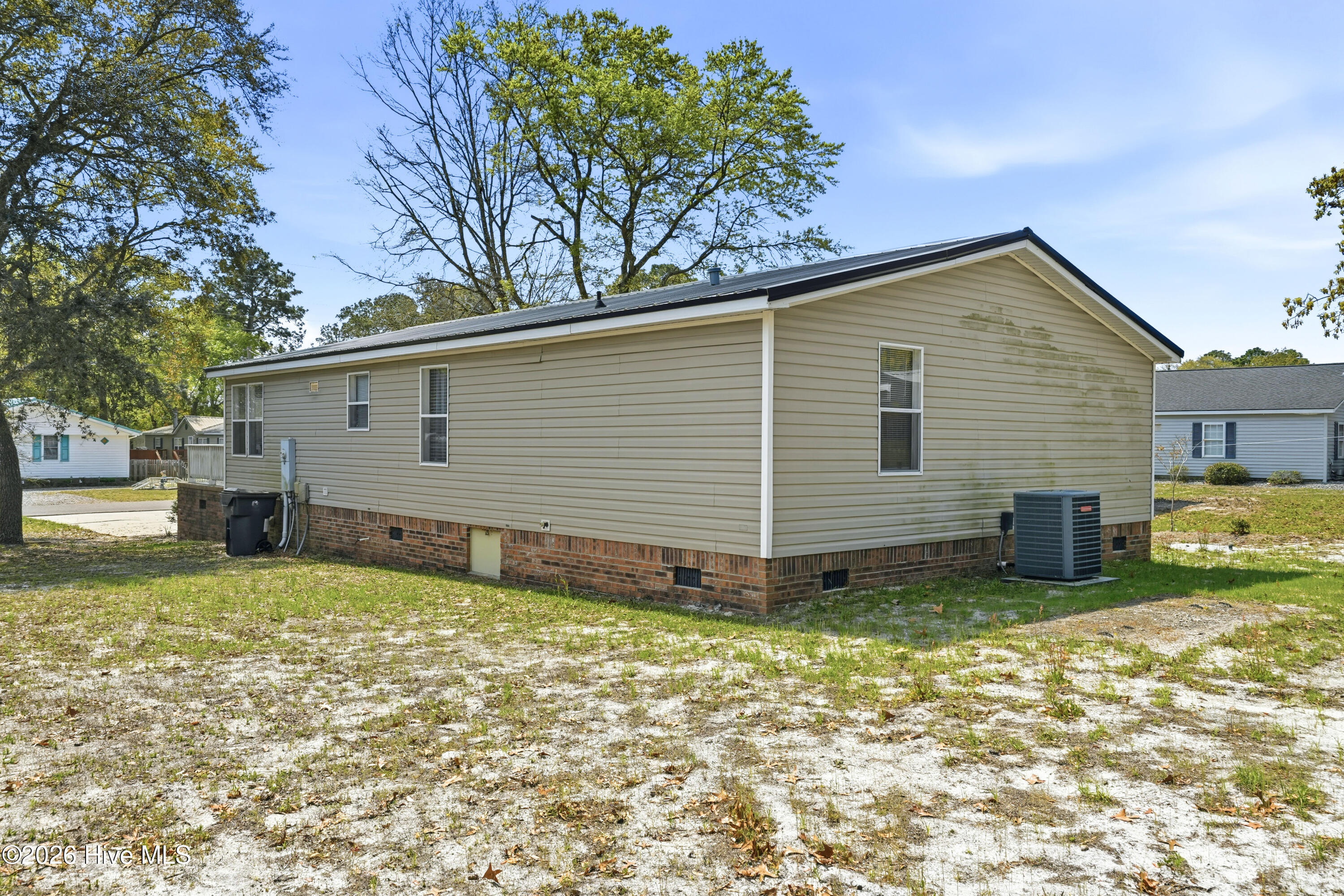 100565641 | Photo 47