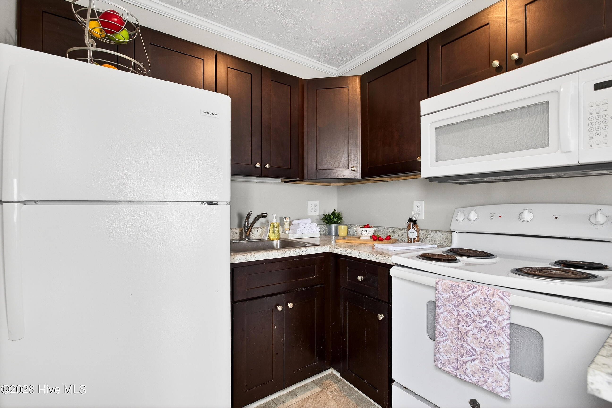 100562717 | Photo 12