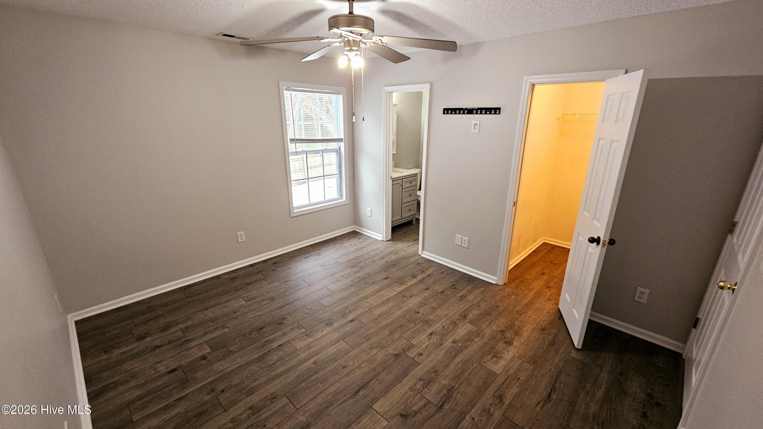 100565863 | Photo 10