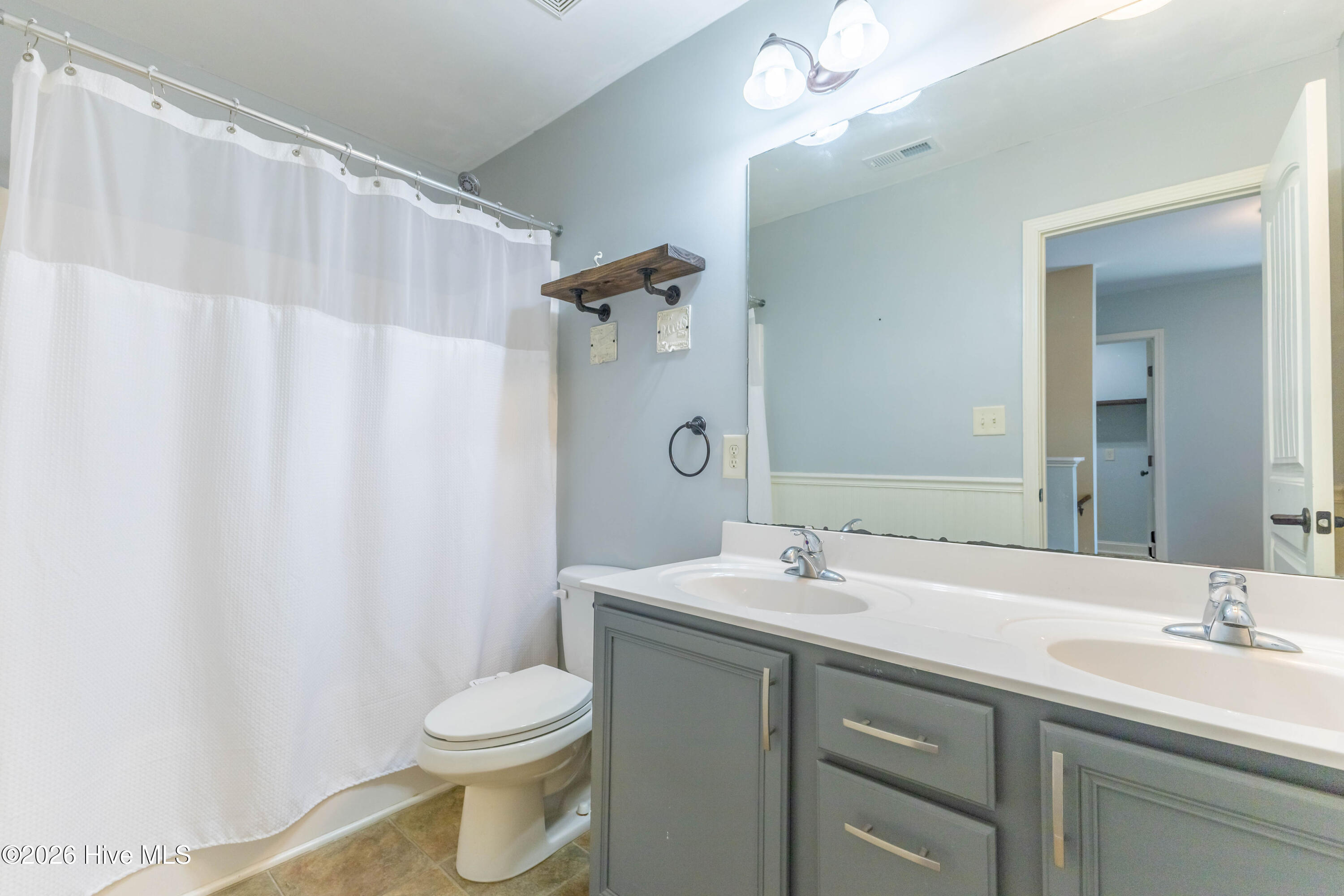 100542008 | Photo 26