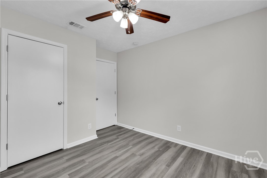 Guest Room (2)