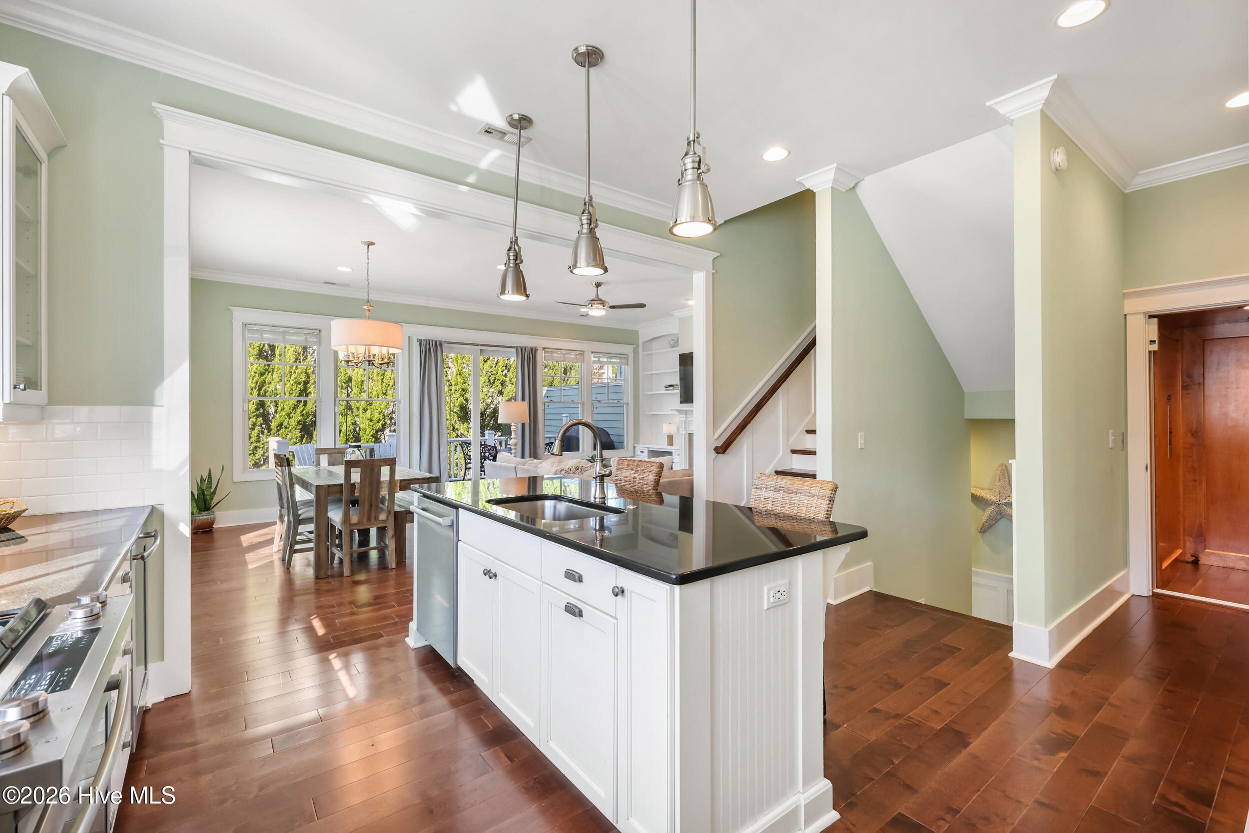 100553548 | Photo 17