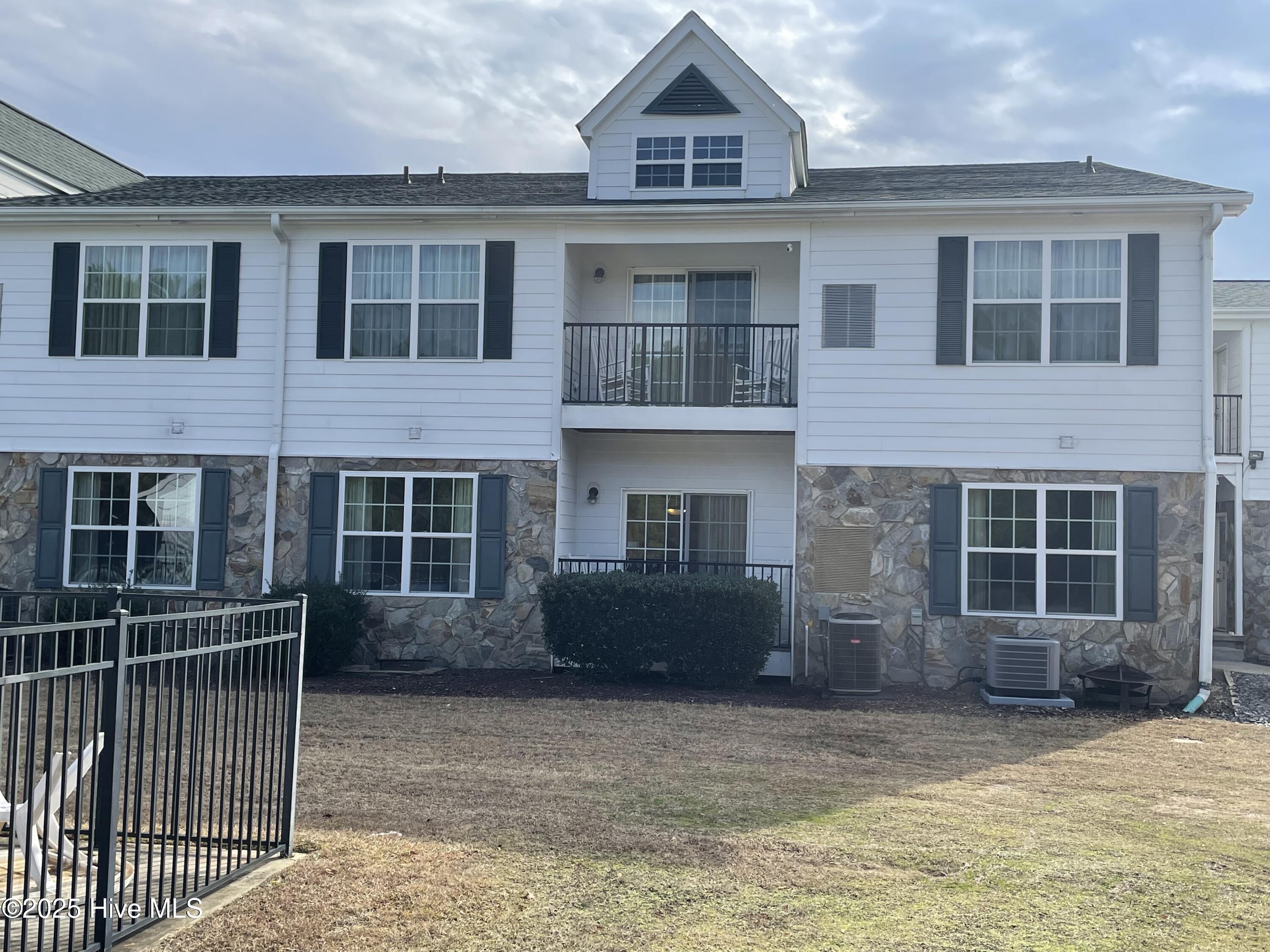 520 Little River Farm Boulevard UNIT C100, Carthage, NC, 28327