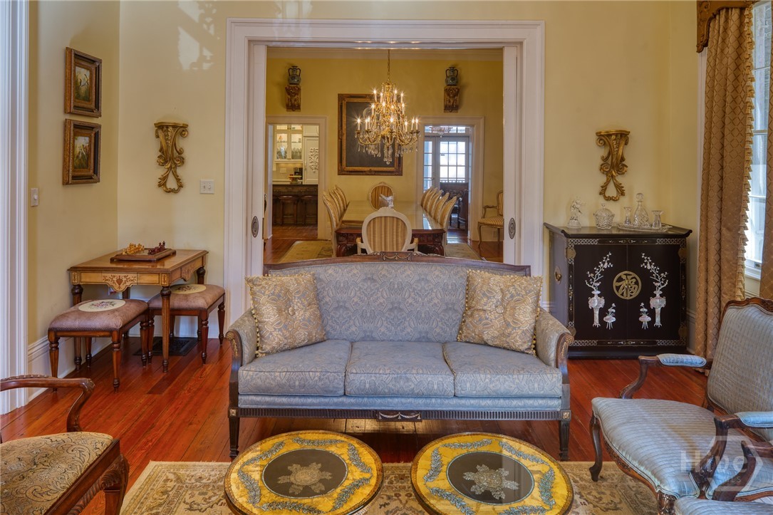 14 E Taylor Street, Savannah, GA, 31401