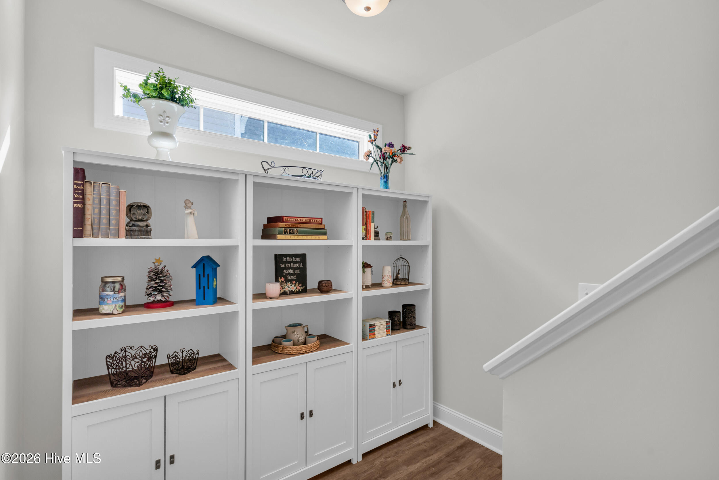 100548282 | Photo 16